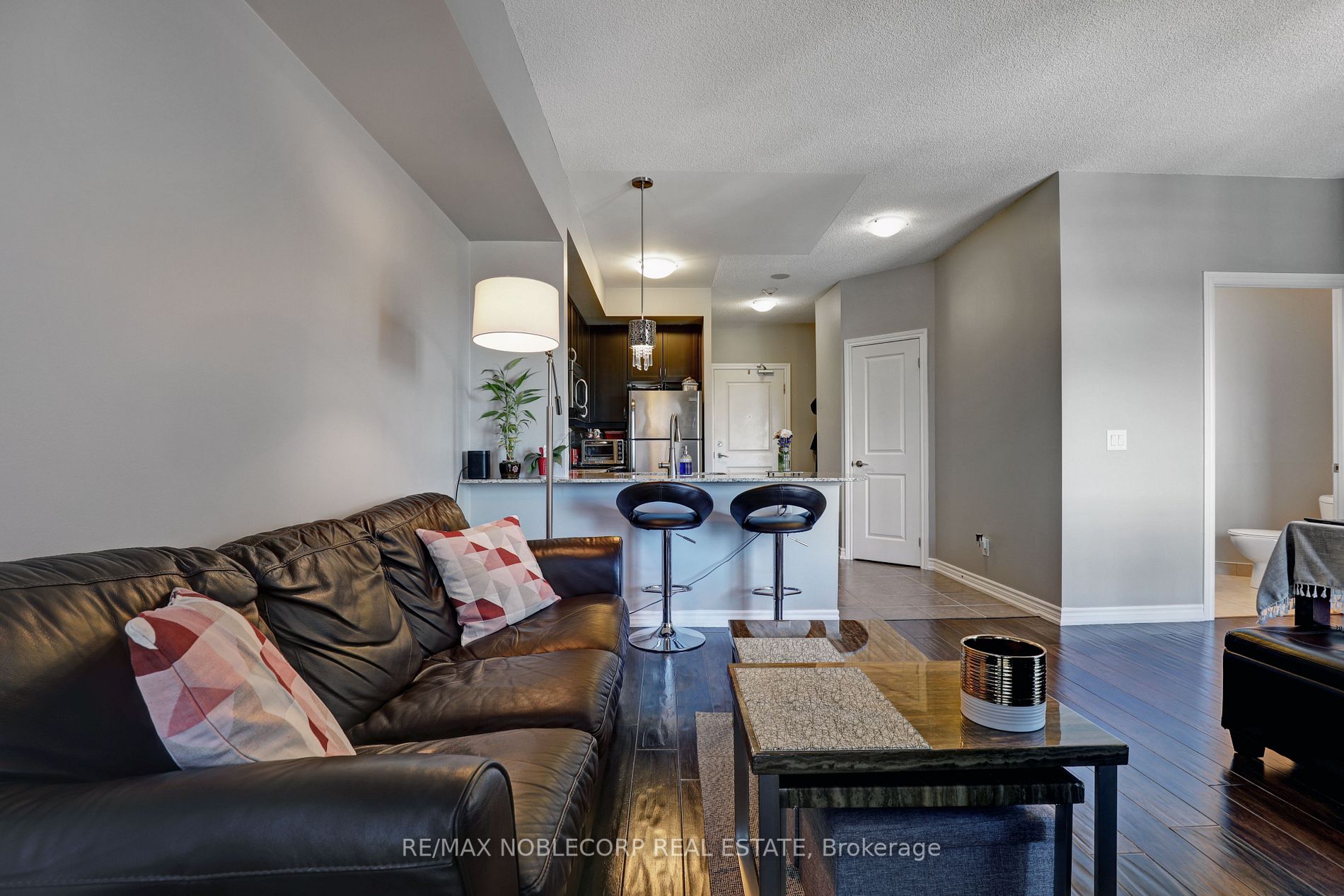 7730 Kipling Ave, #907
