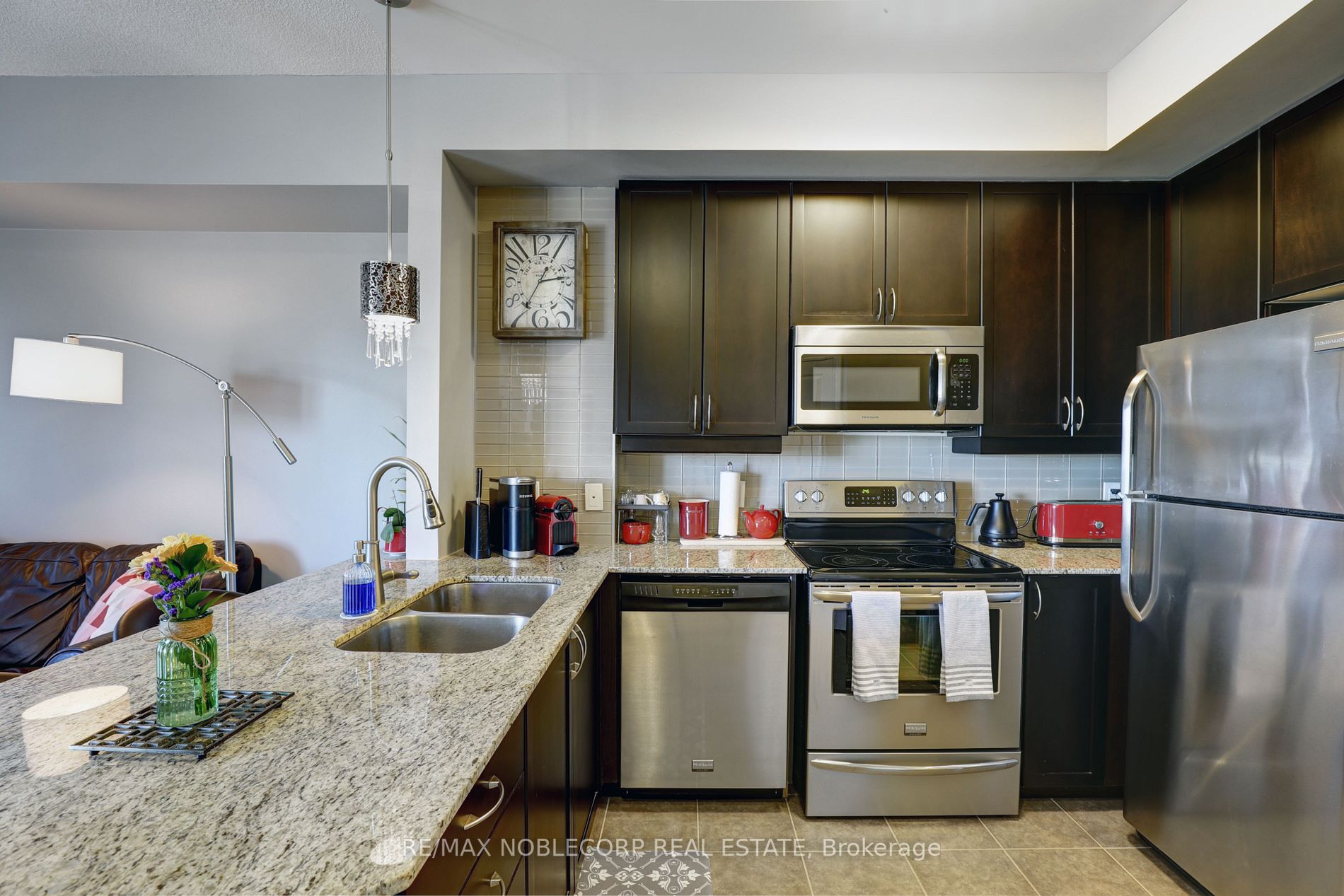 7730 Kipling Ave, #907