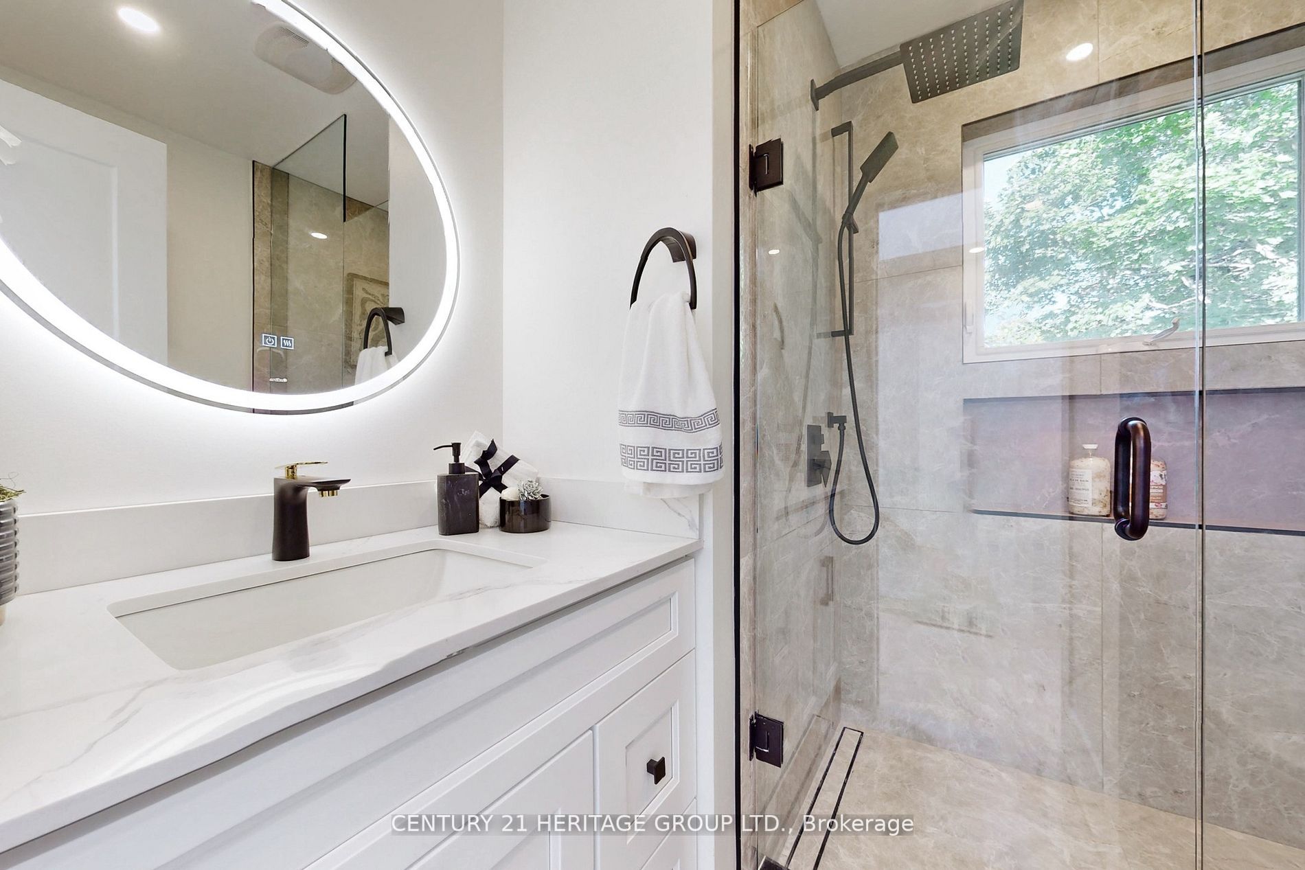 1 Rosegarden Cres
