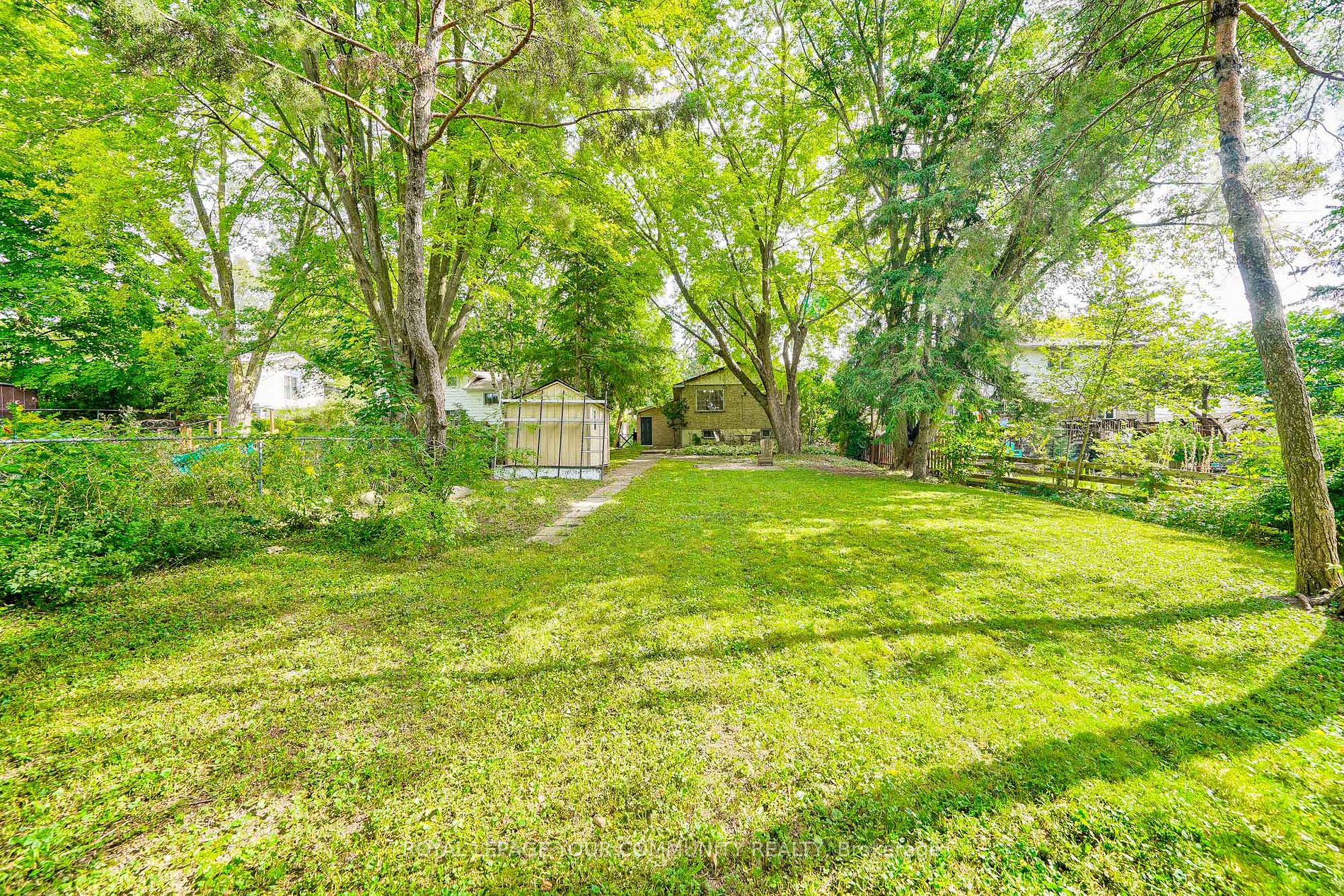 60 Hillview Drive