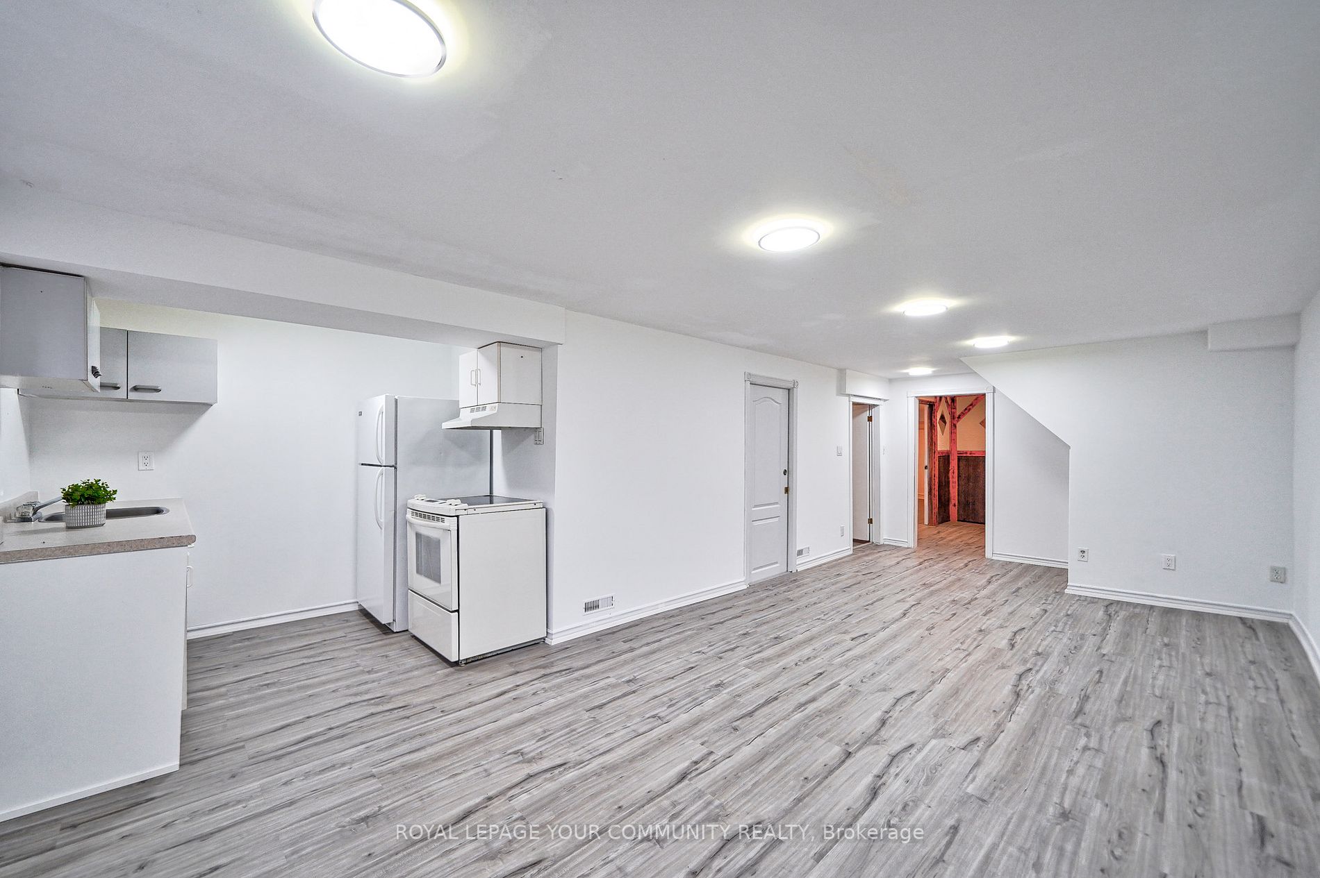60 Hillview Drive