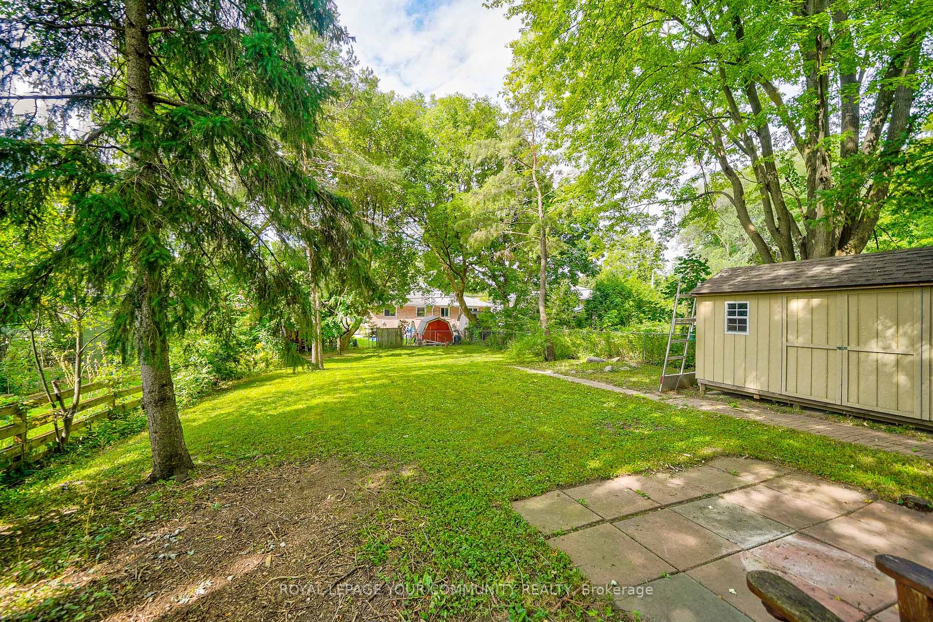 60 Hillview Drive
