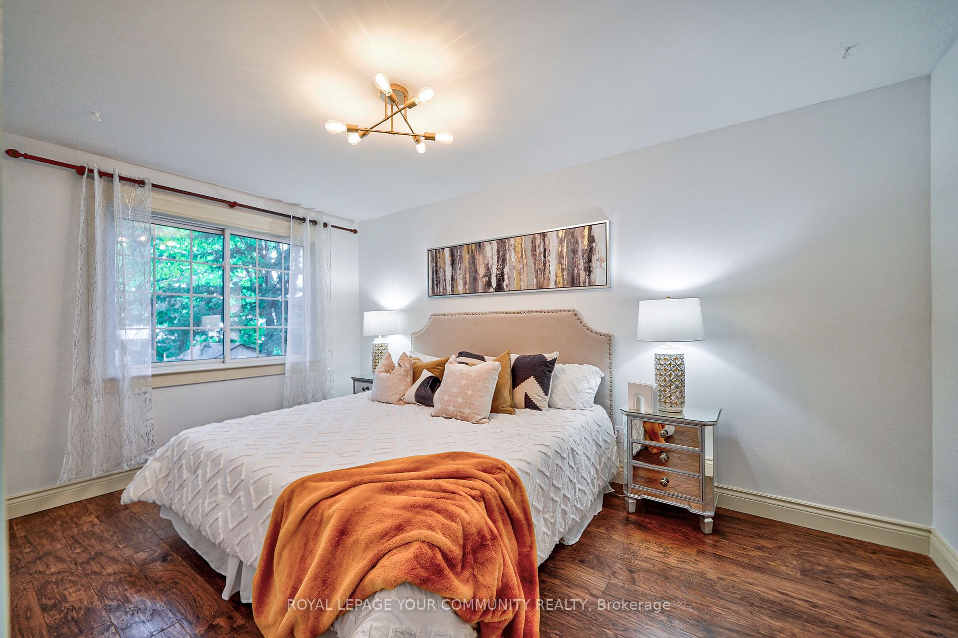 60 Hillview Drive