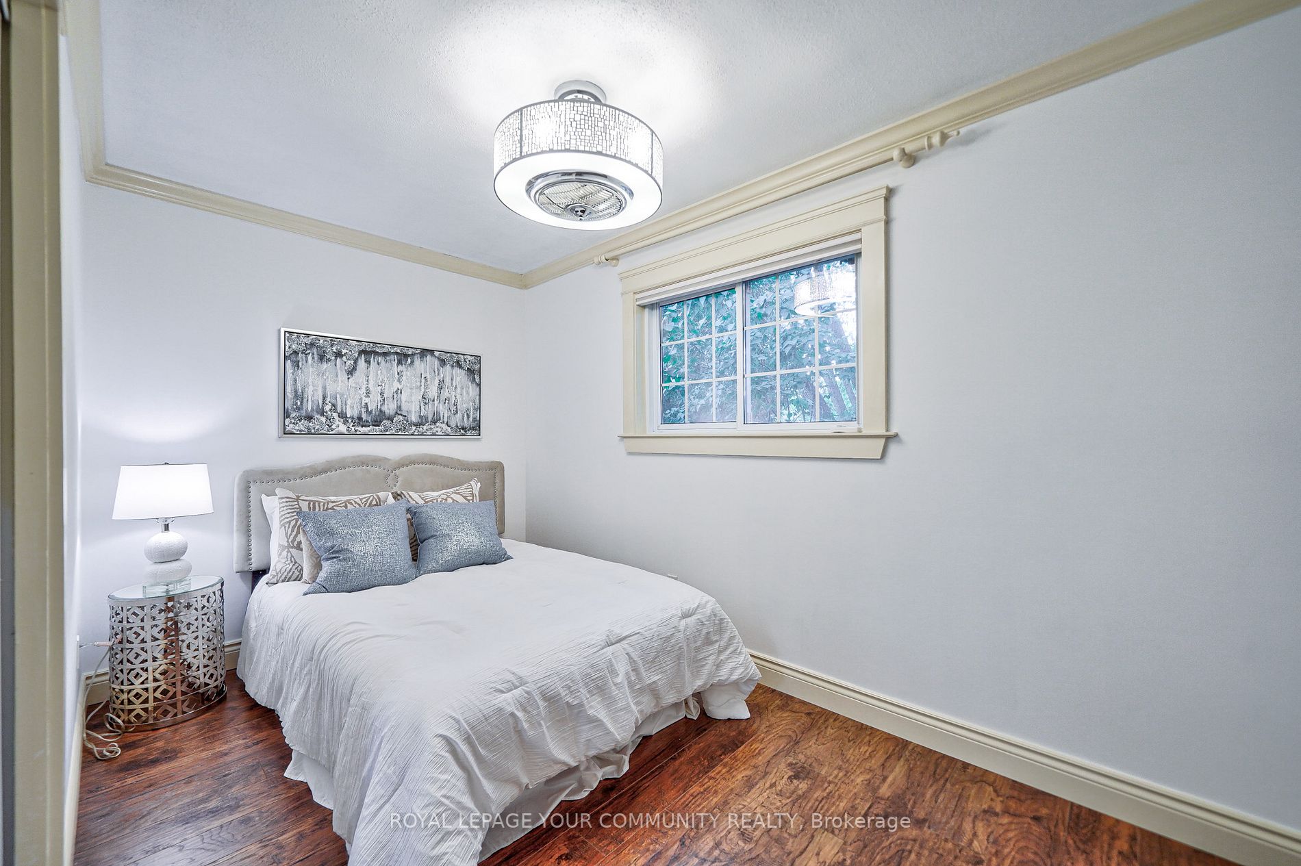 60 Hillview Drive