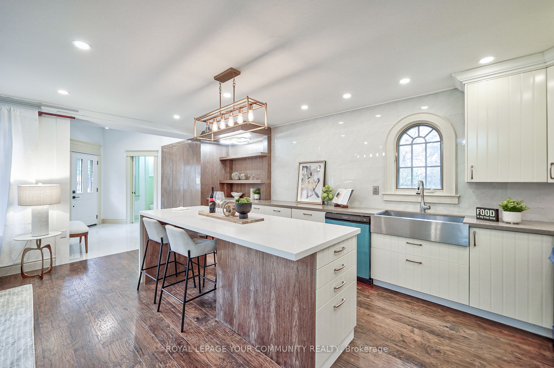60 Hillview Drive
