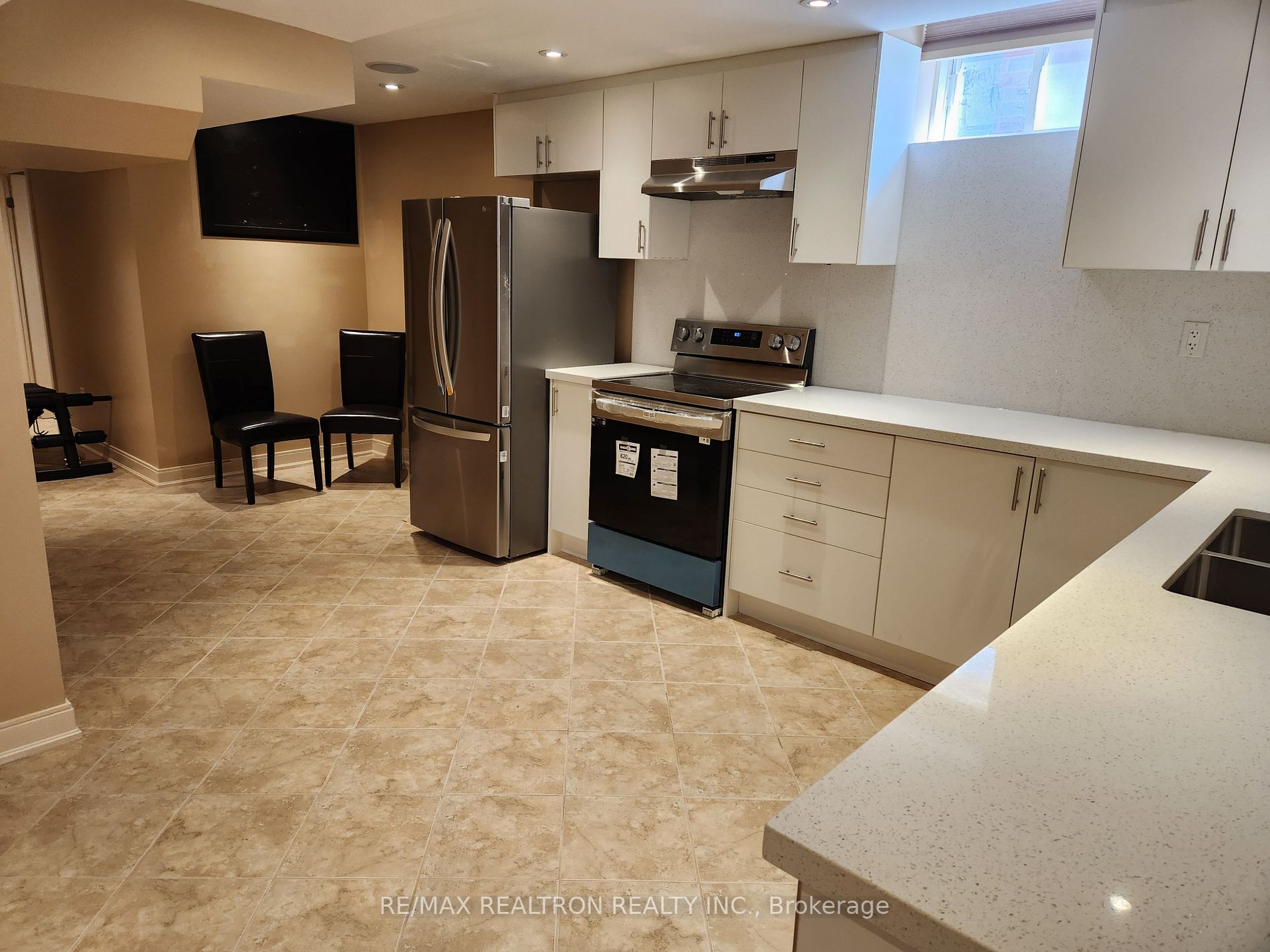 36 Foxbridge Way, #Bsmt
