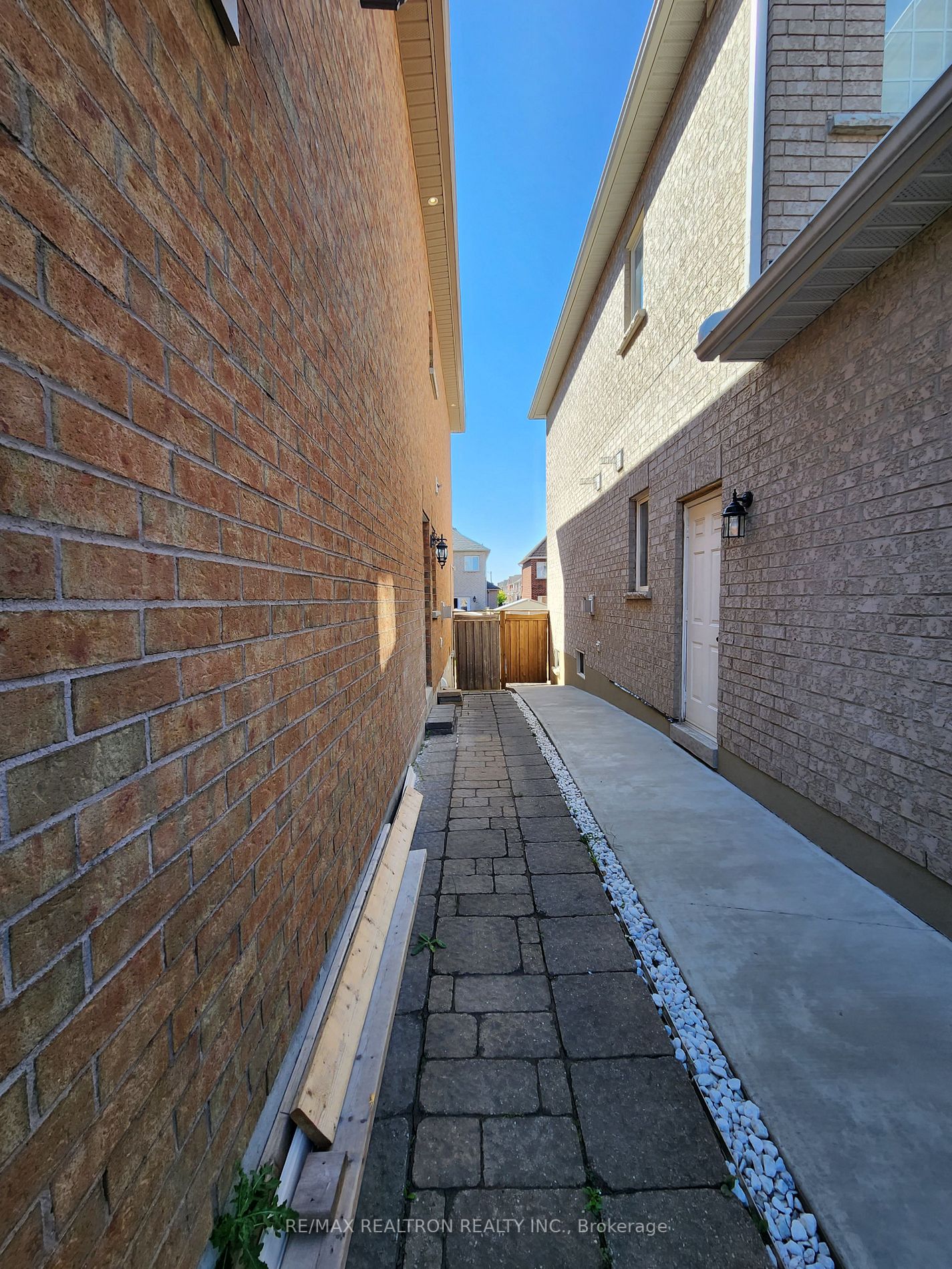 36 Foxbridge Way, #Bsmt