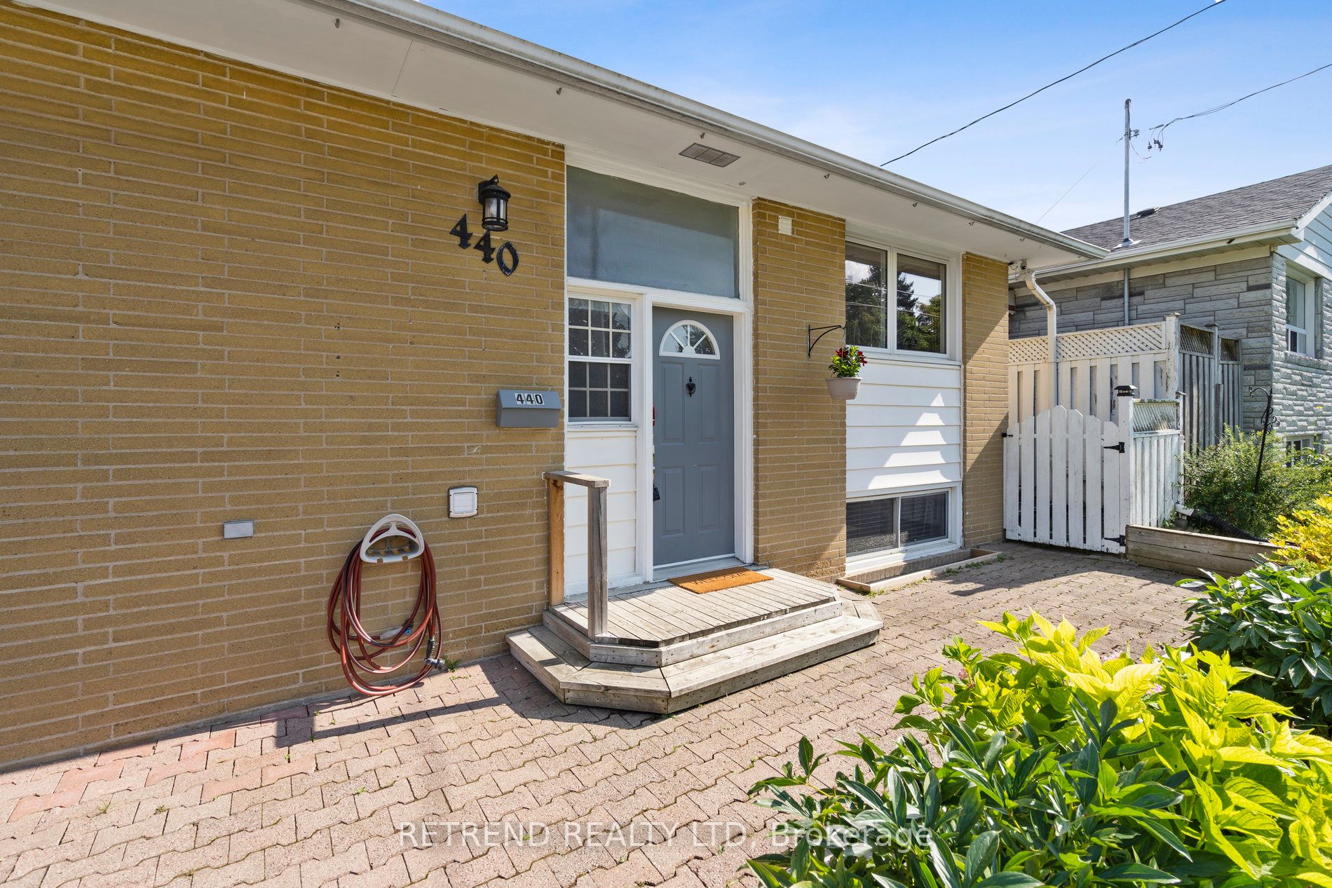 440 Fernleigh Circle S