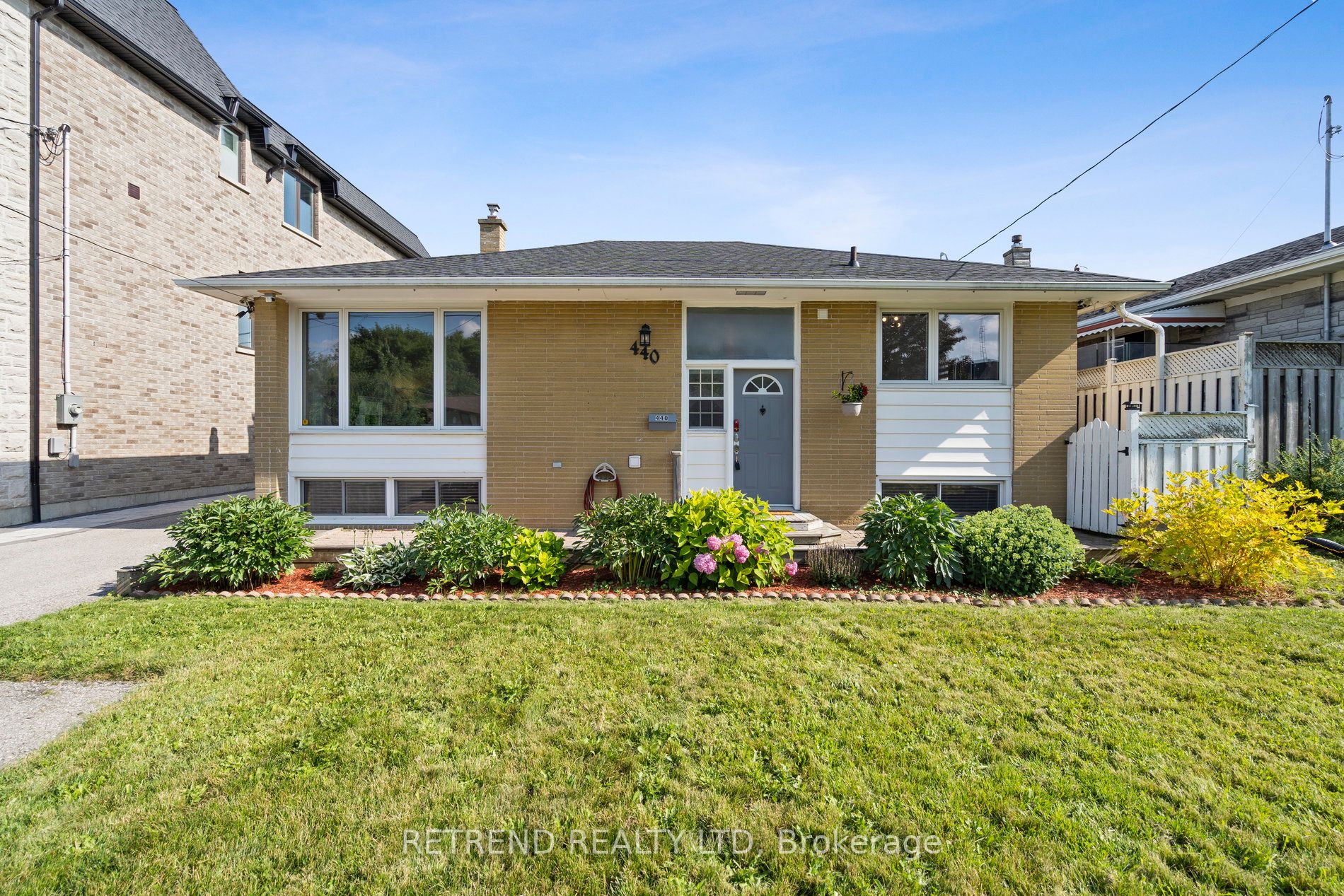 440 Fernleigh Circle S