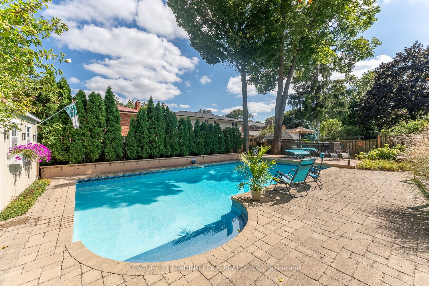 48 John Dexter Pl