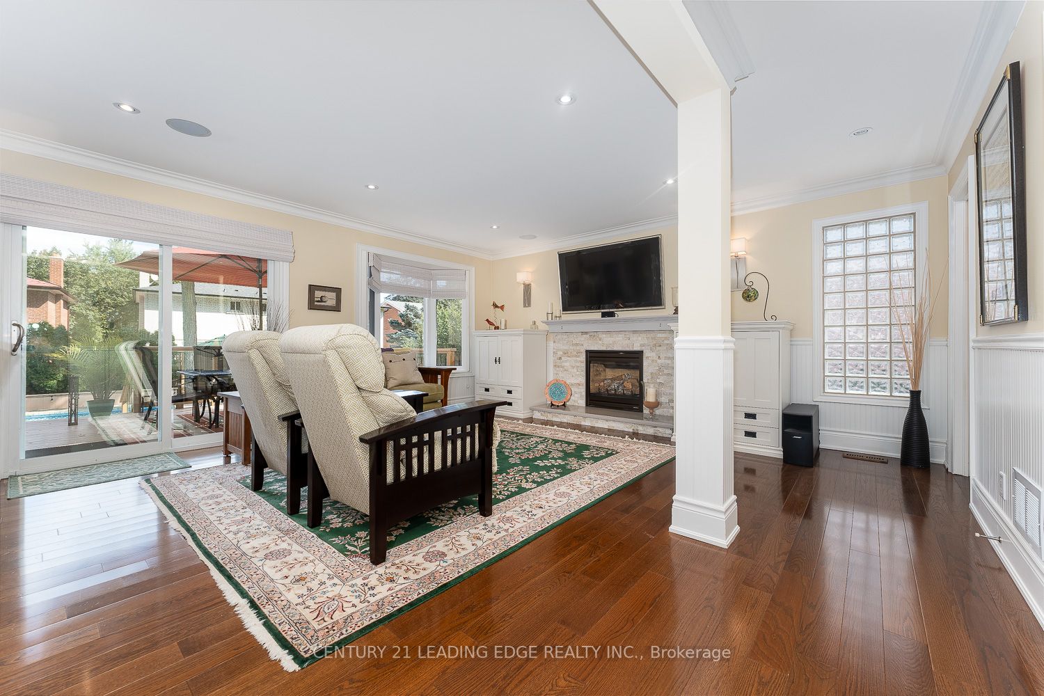 48 John Dexter Pl