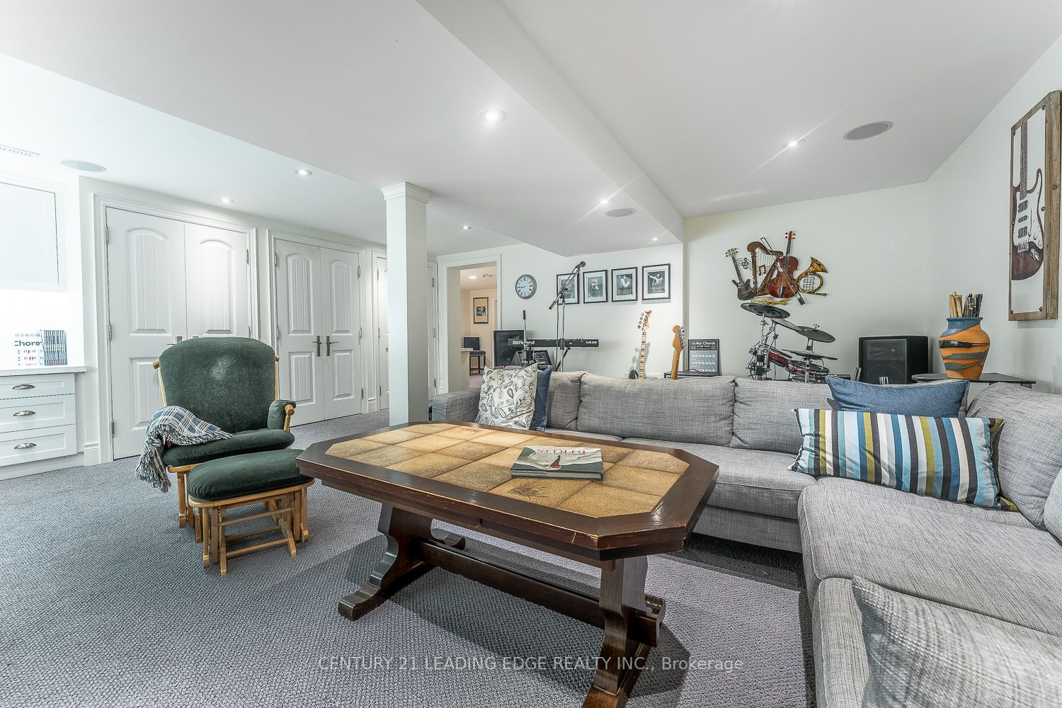 48 John Dexter Pl