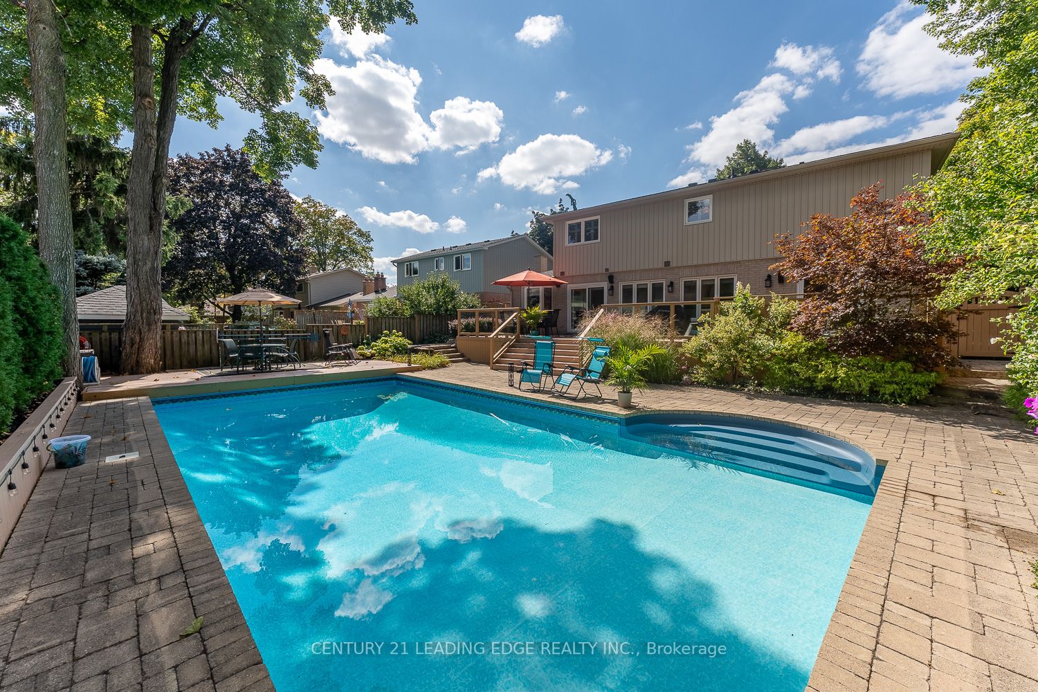 48 John Dexter Pl