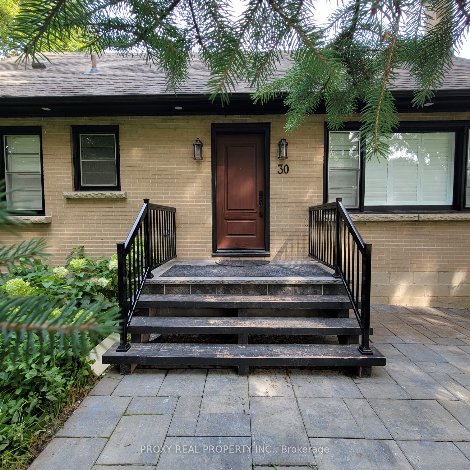 30 Morton Ave