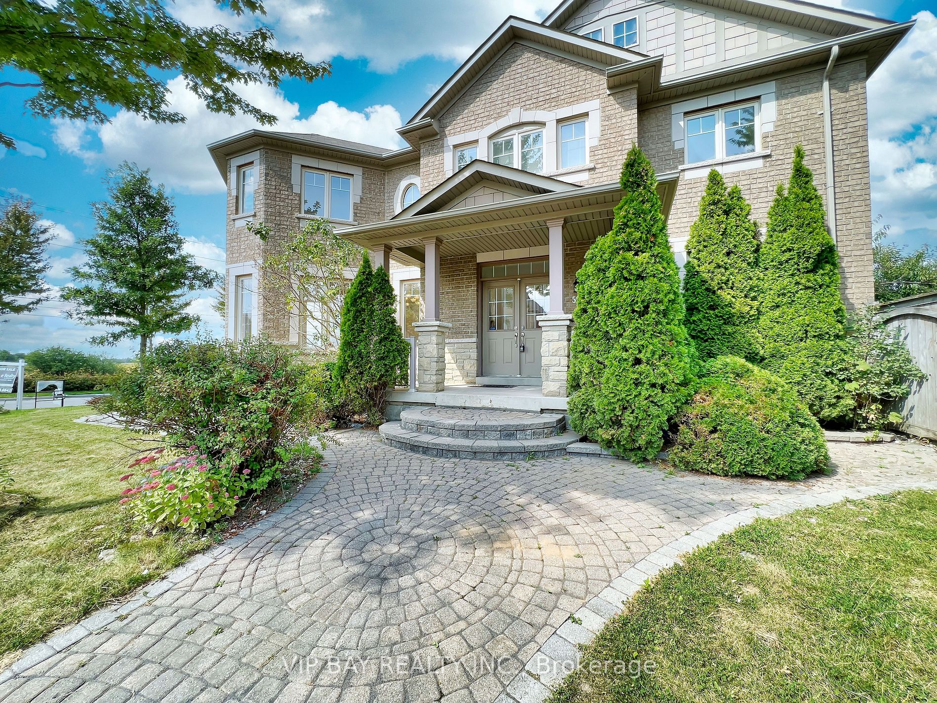 59 Thomas Legge Cres