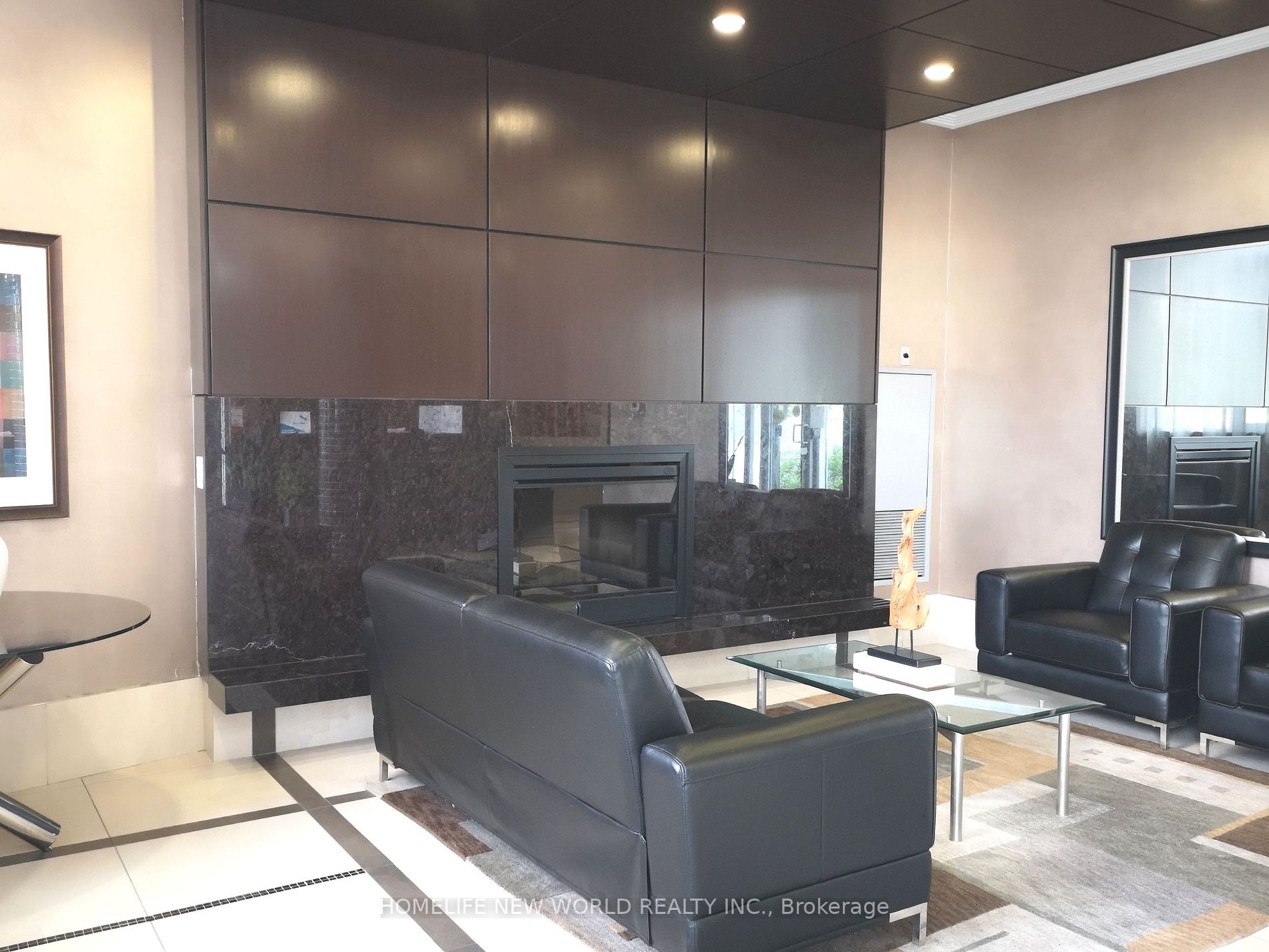 111 Upper Duke Crescent, #810