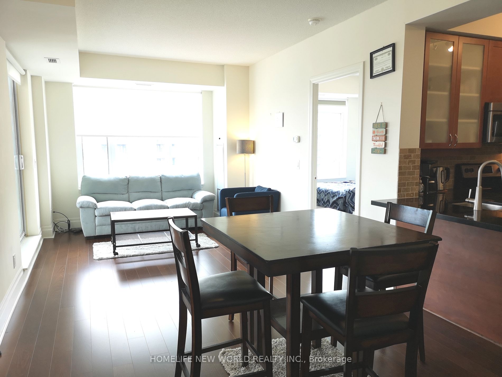 111 Upper Duke Crescent, #810