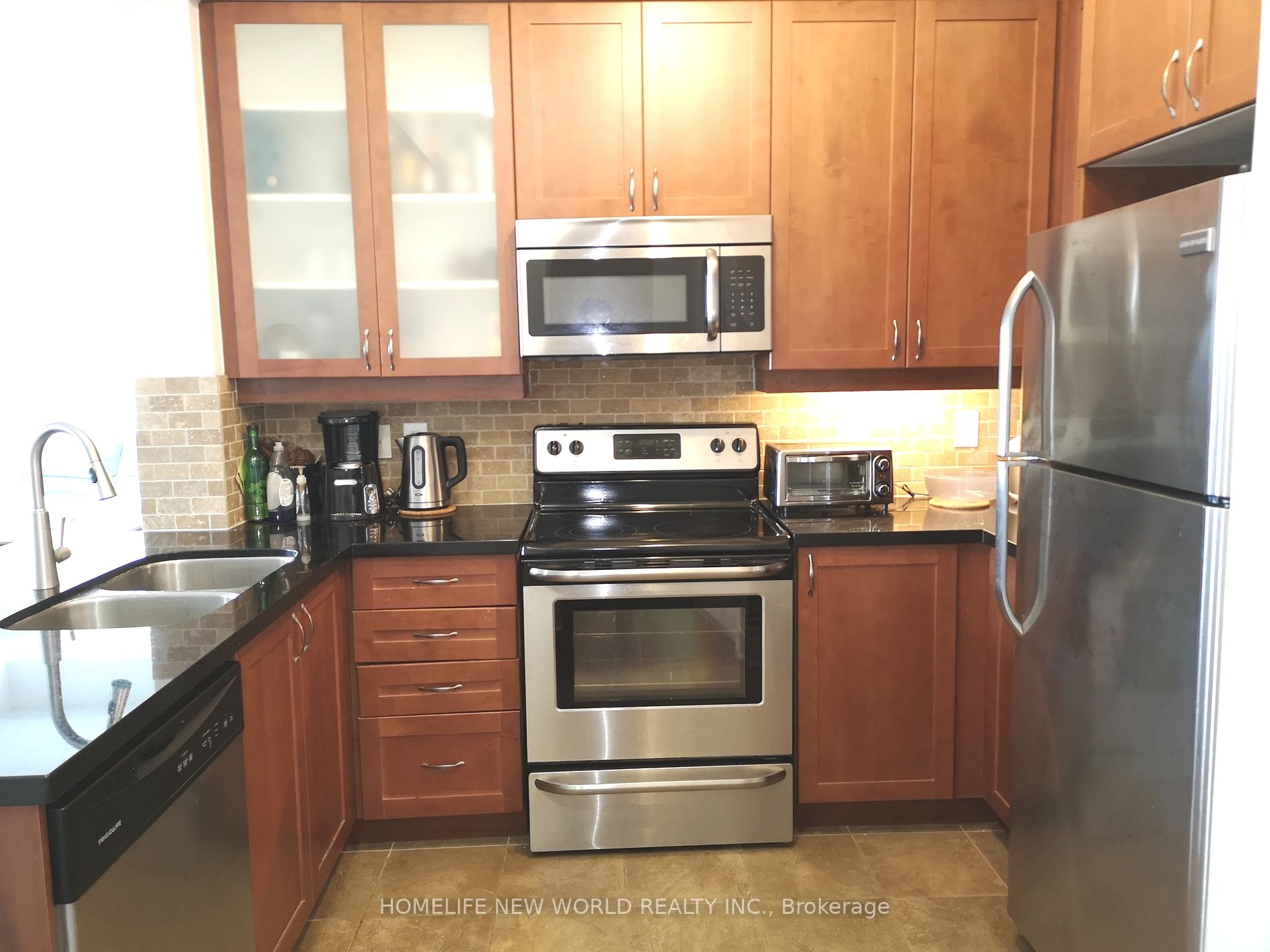 111 Upper Duke Crescent, #810