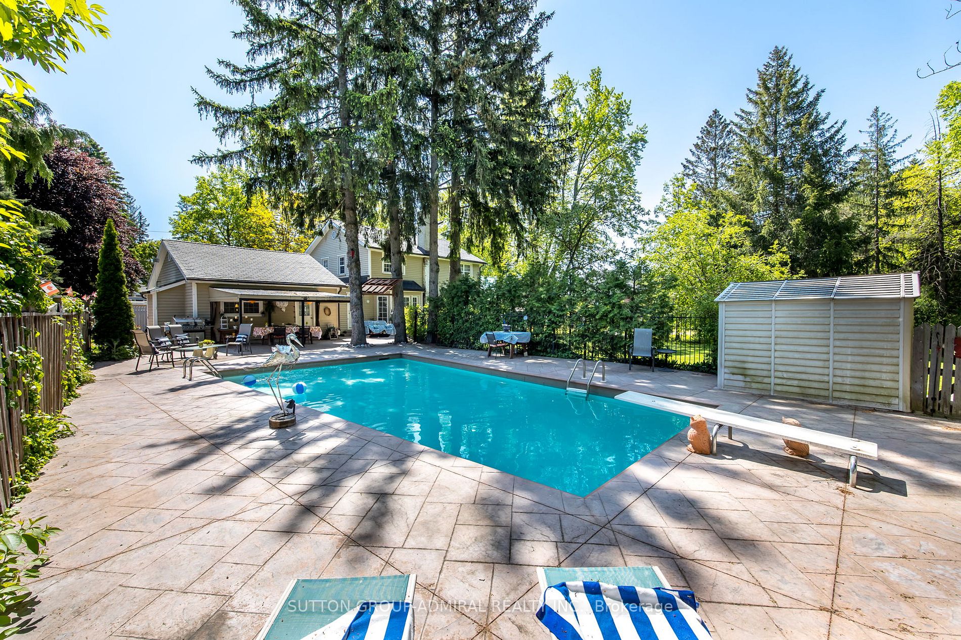 117 Arnold Cres