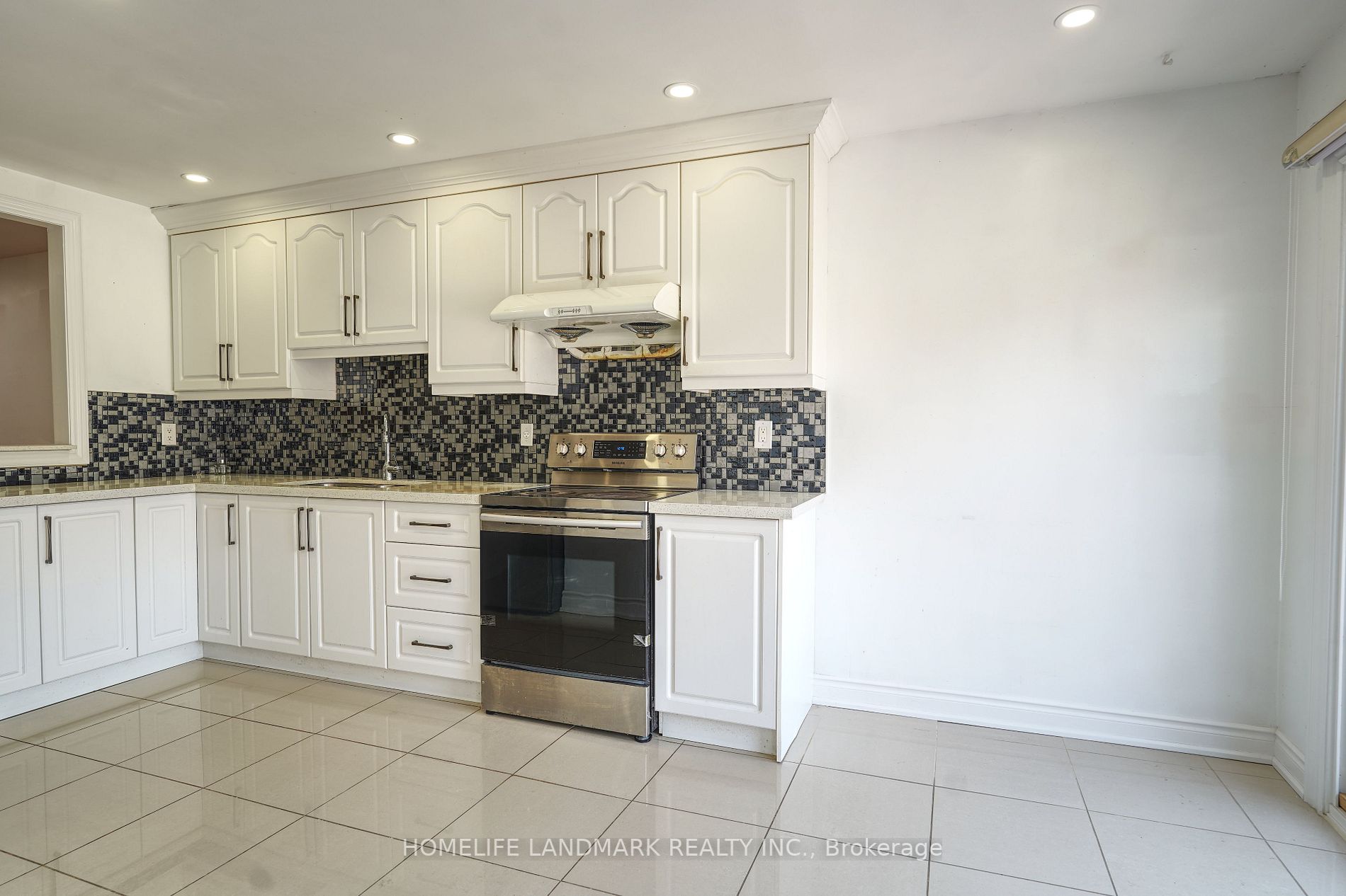 112 Goodwood Dr