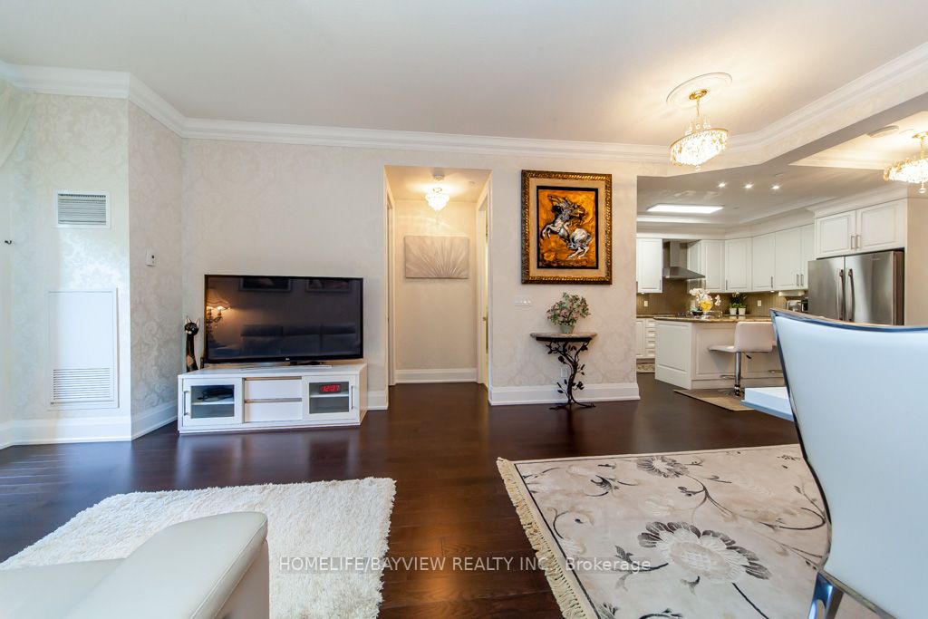 9909 Pine Valley Drive, #213