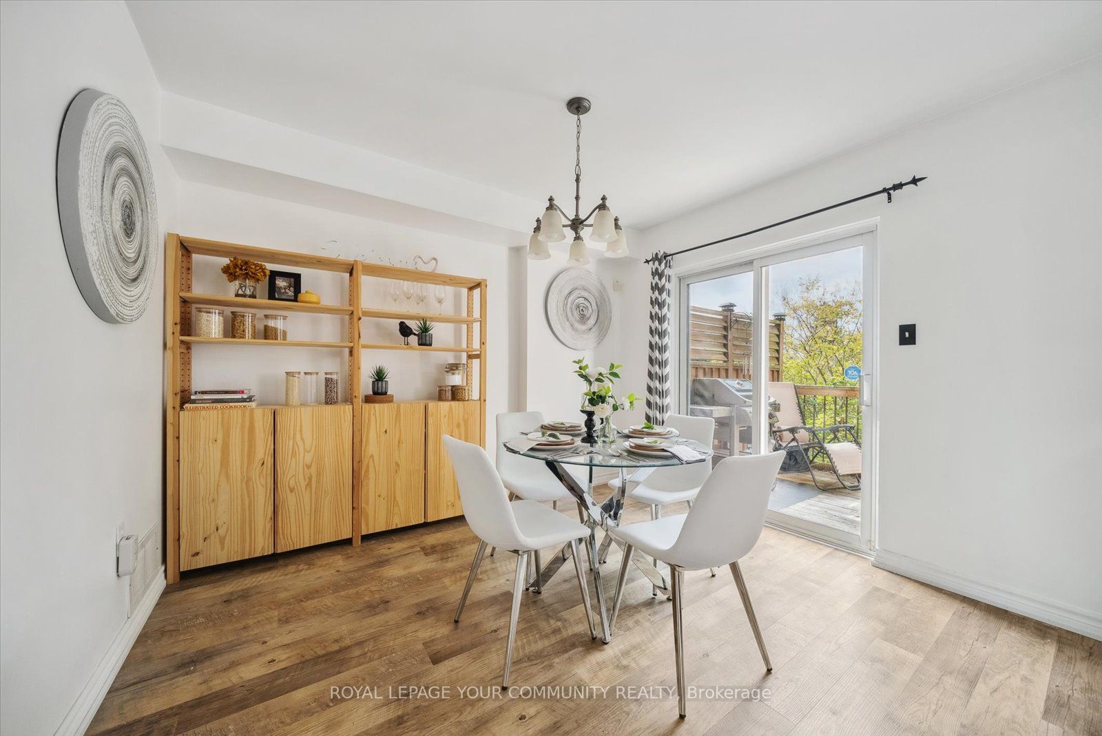 56 Hattie Crt