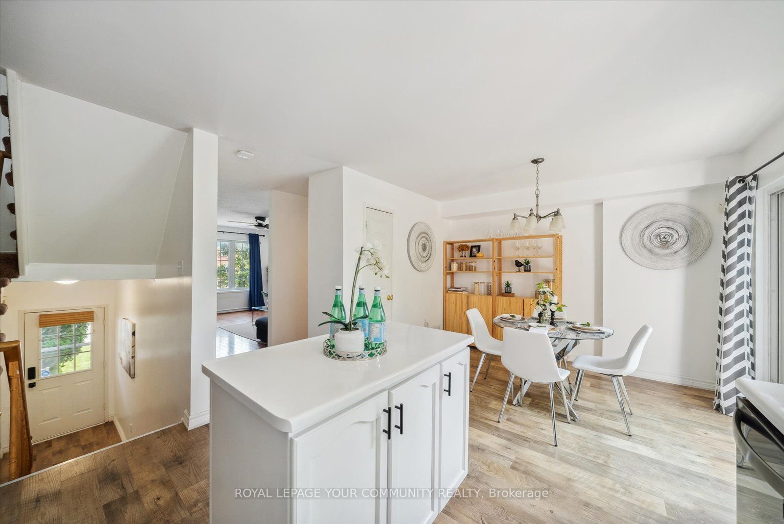56 Hattie Crt