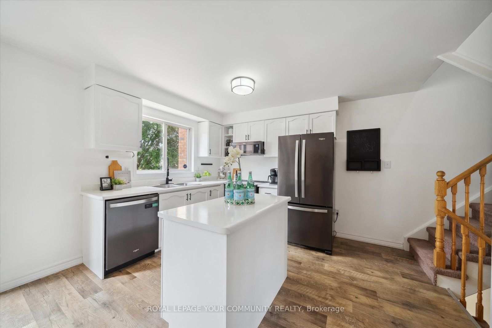 56 Hattie Crt