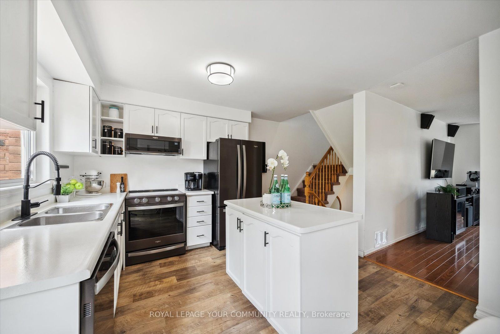 56 Hattie Crt