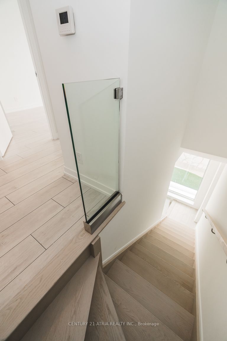 950 Portage Parkway, #202