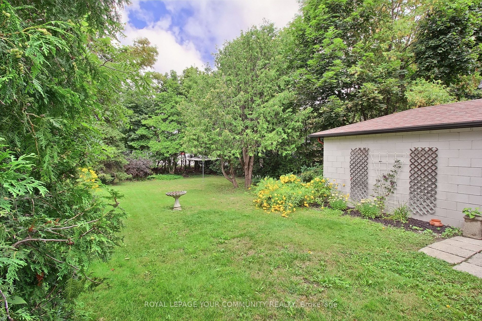 75 Roseview Ave