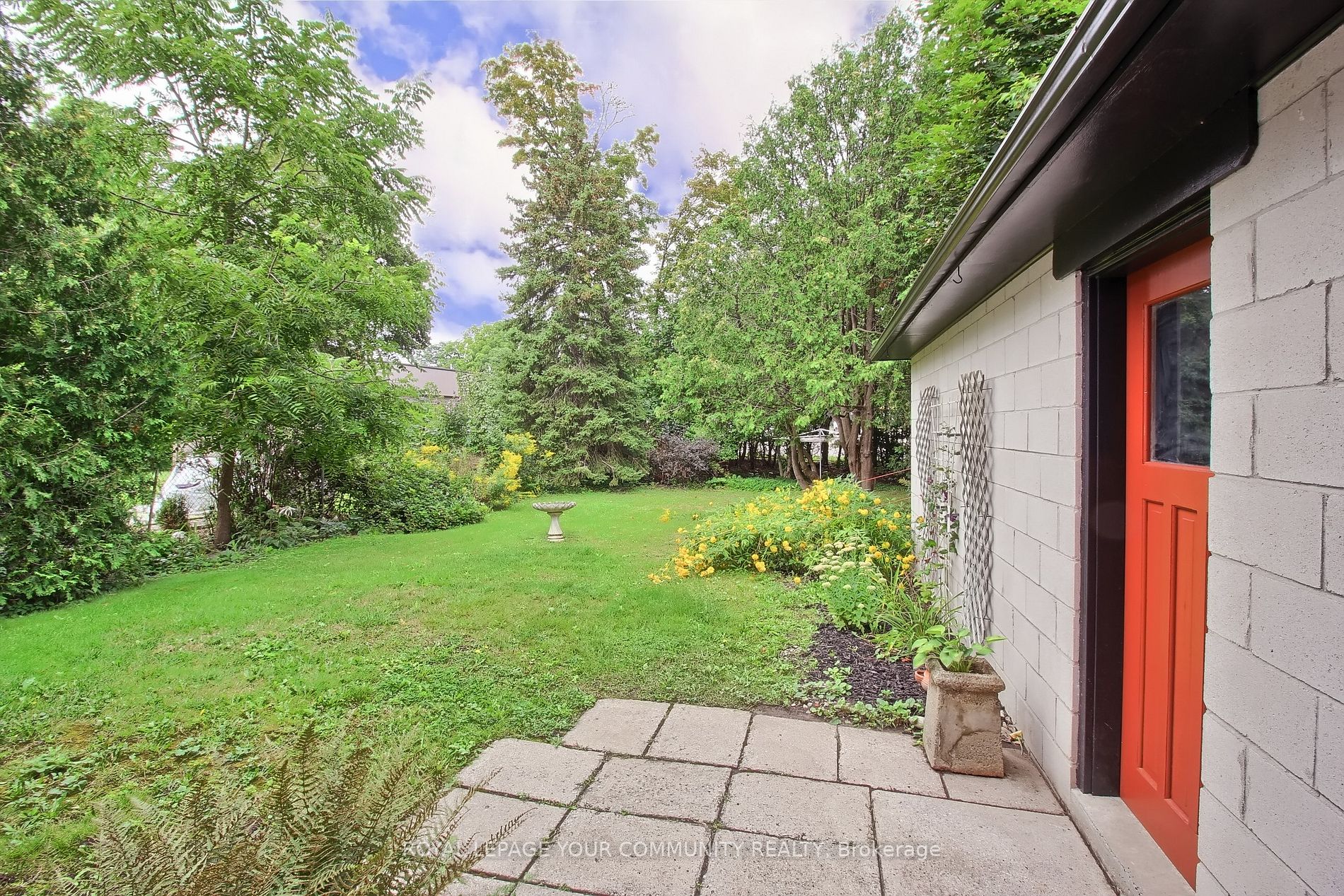 75 Roseview Ave