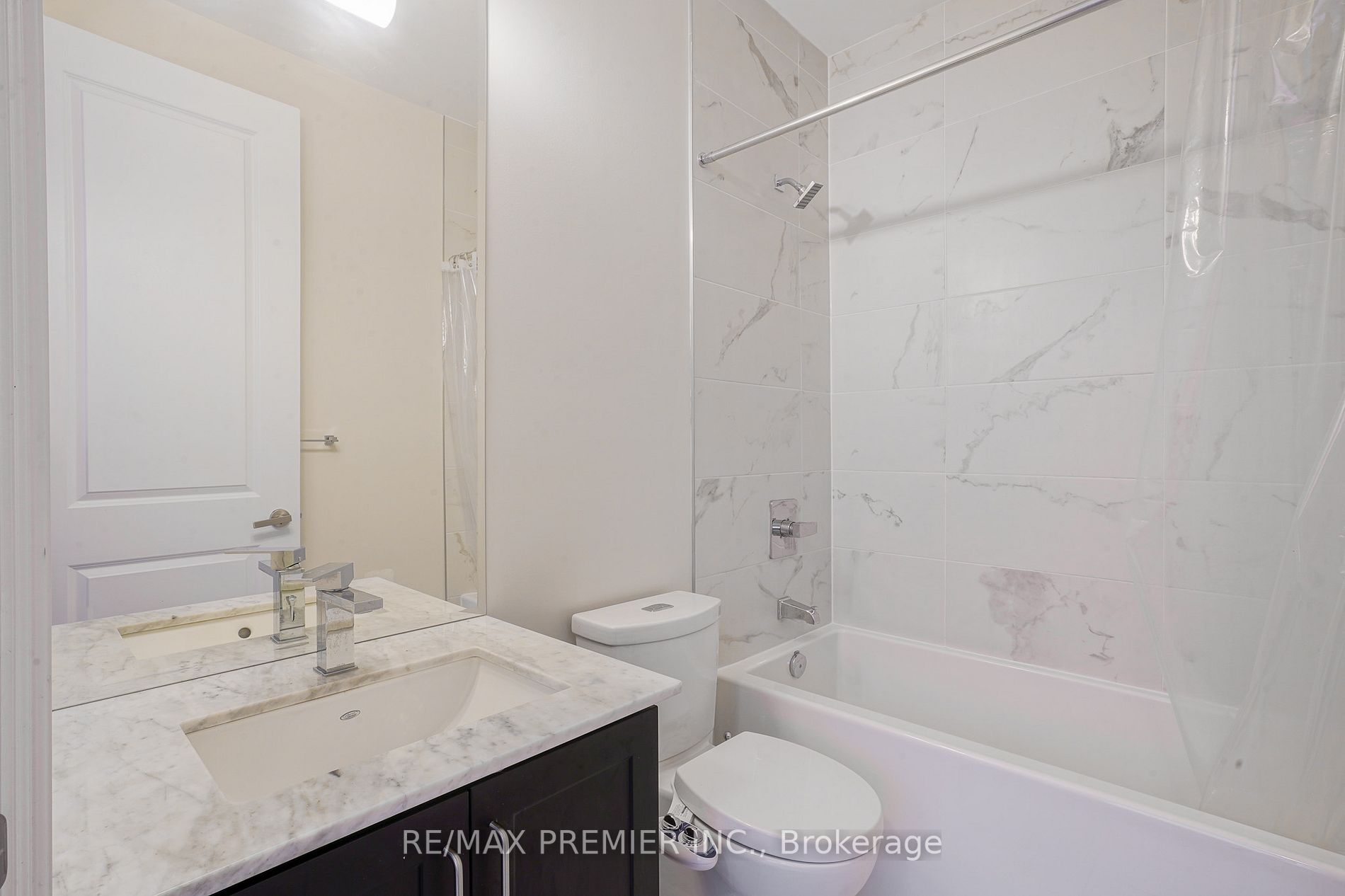 9075 Jane Street, #PH06