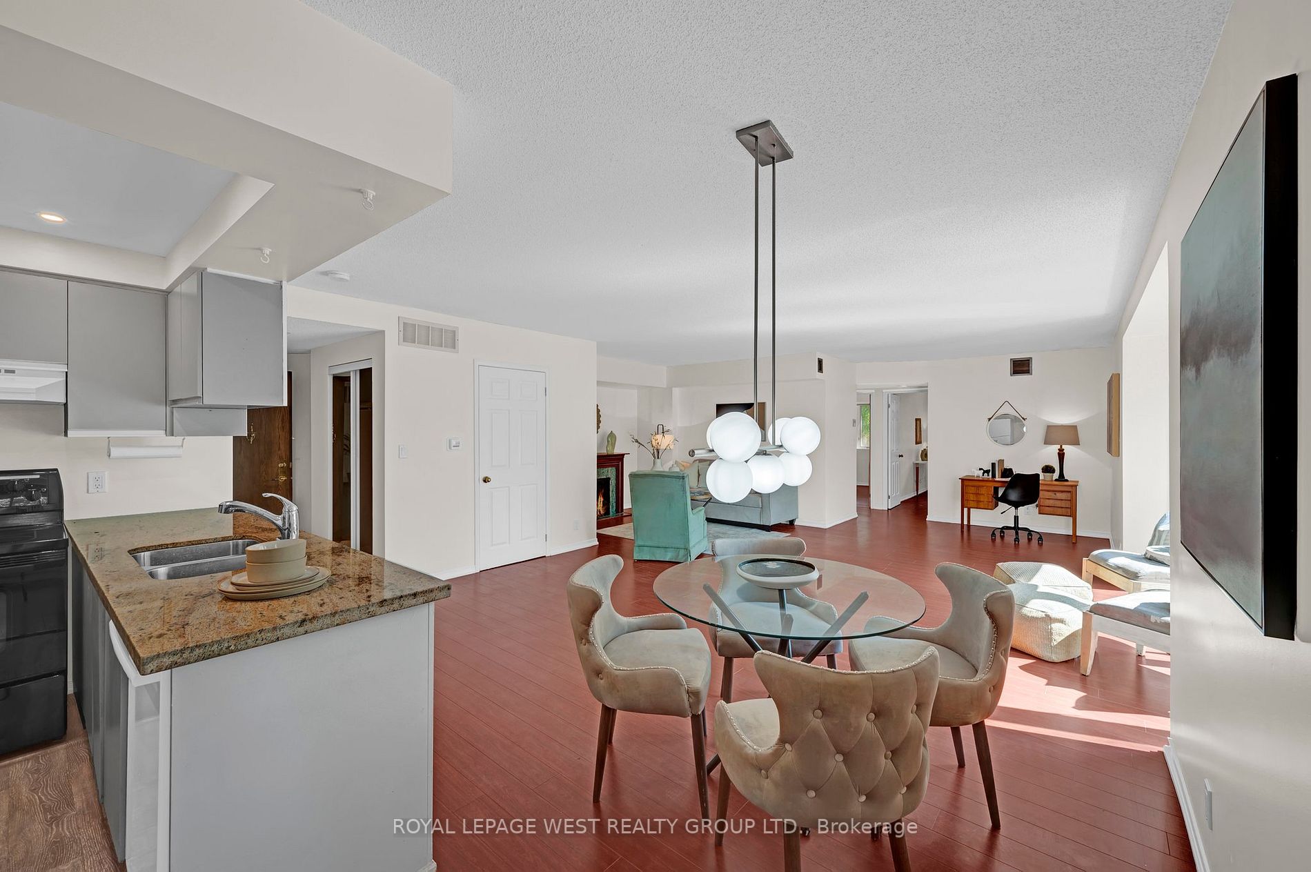21 George St, #205