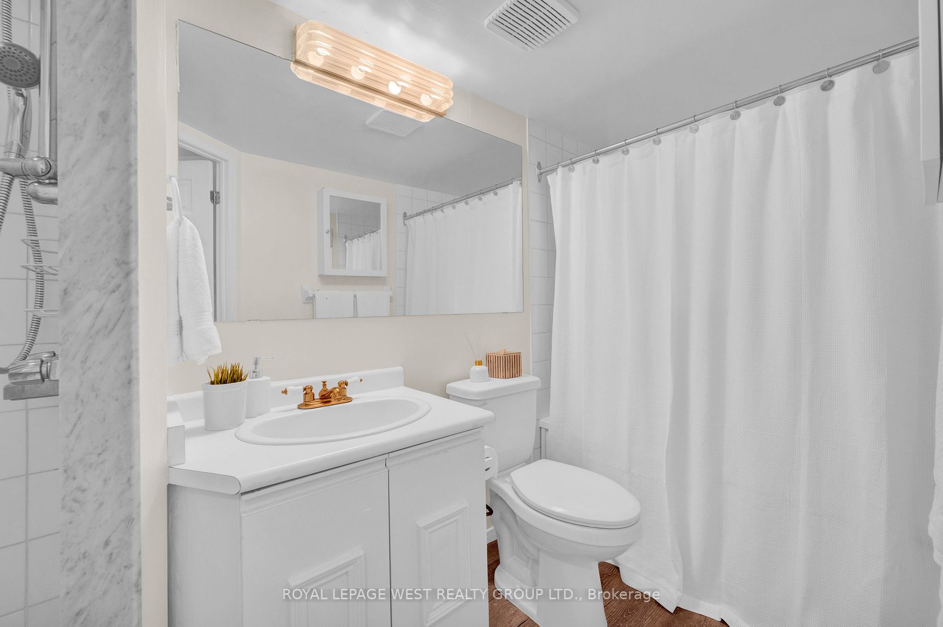 21 George St, #205