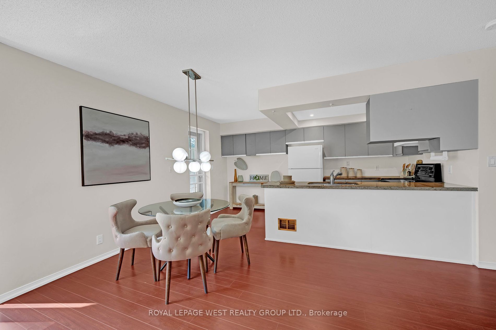 21 George St, #205