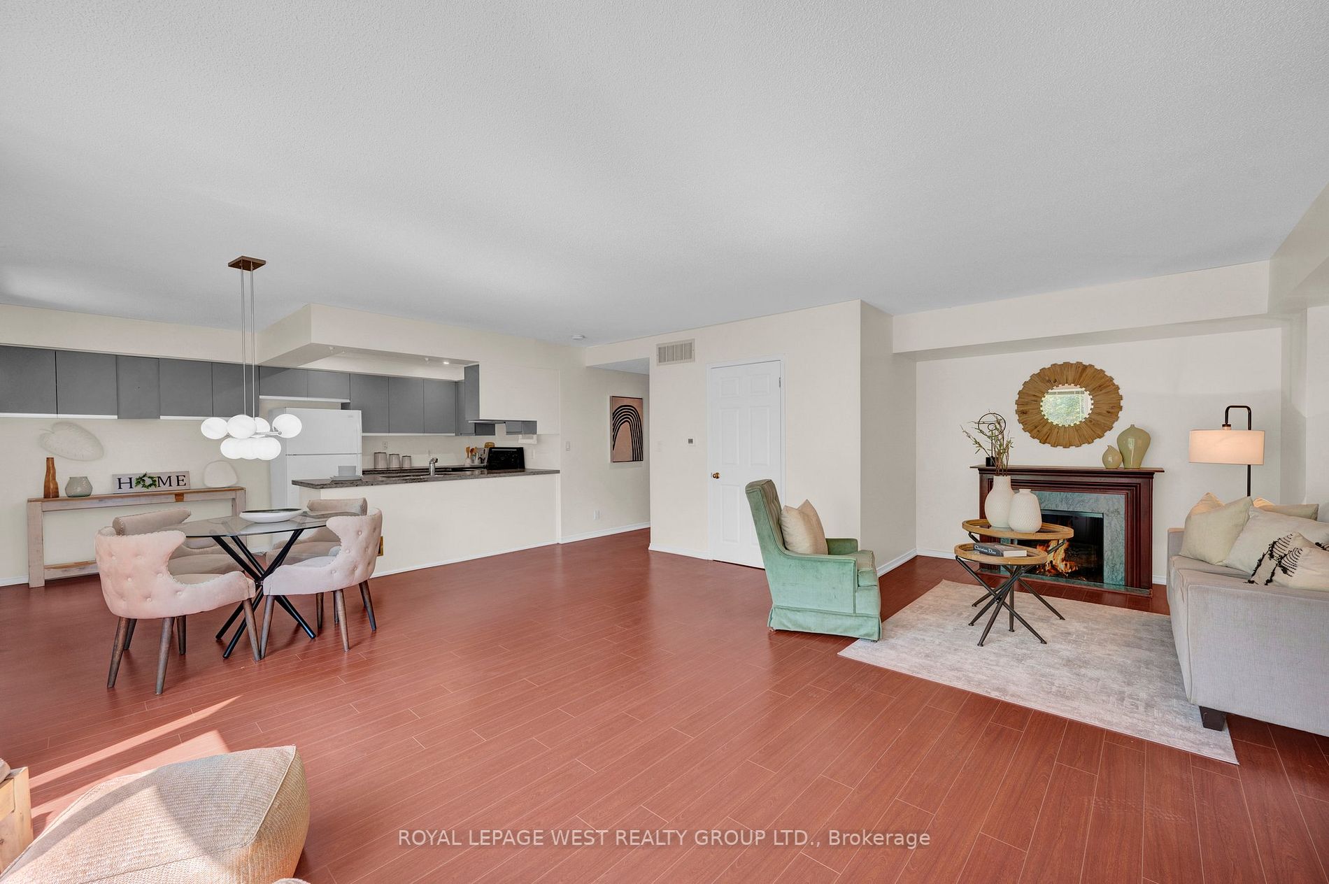 21 George St, #205