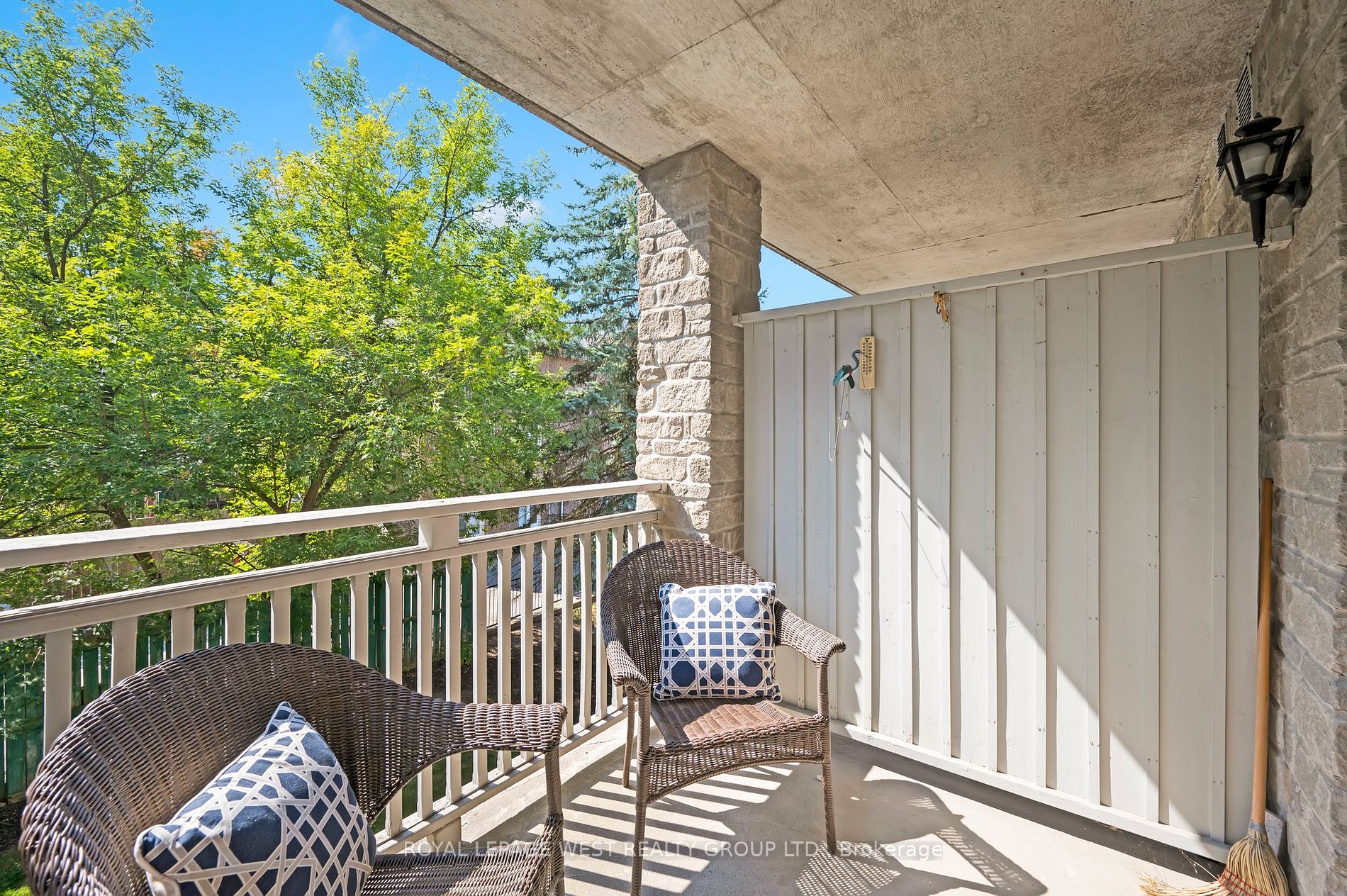 21 George St, #205