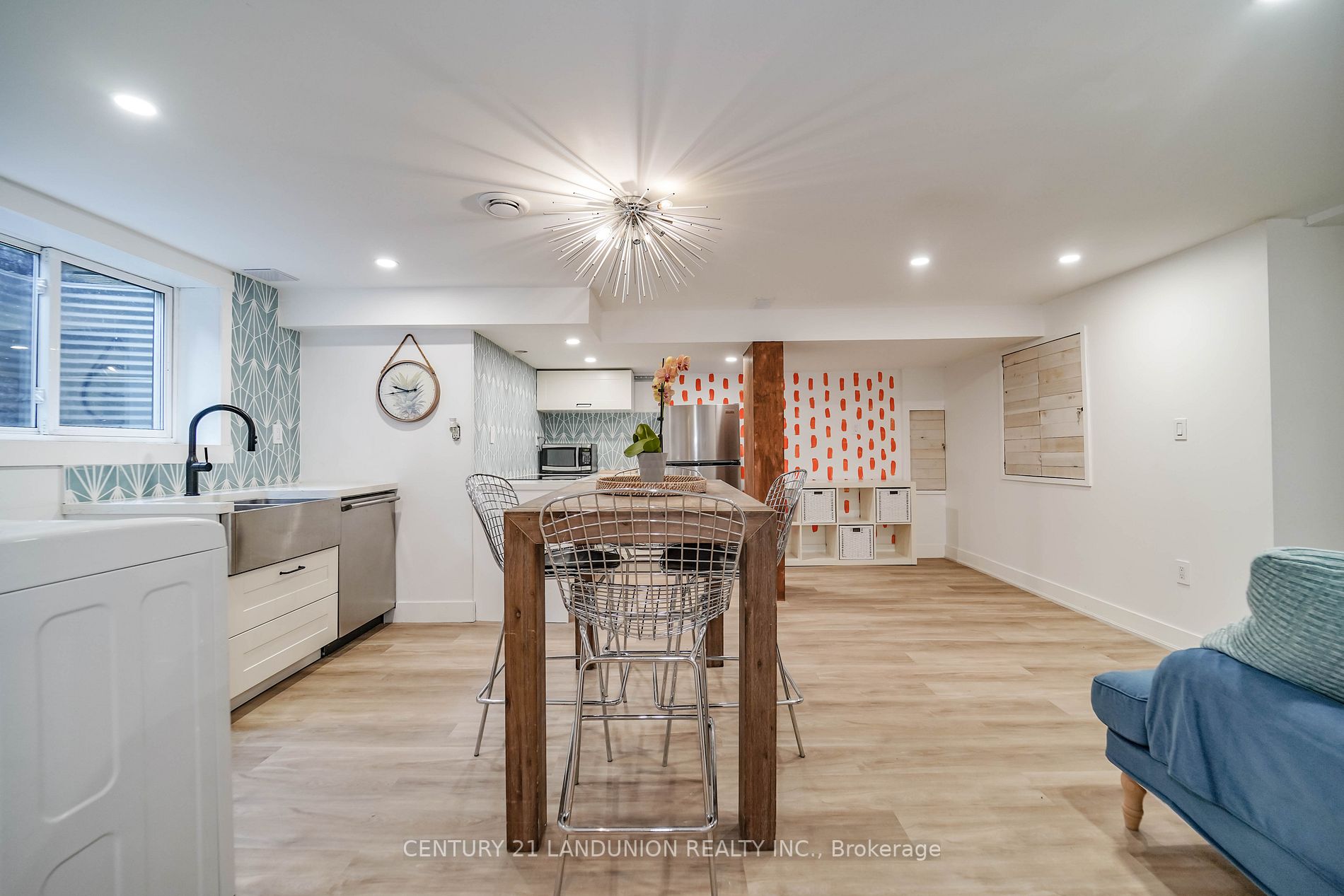 160 Olde Bayview Ave