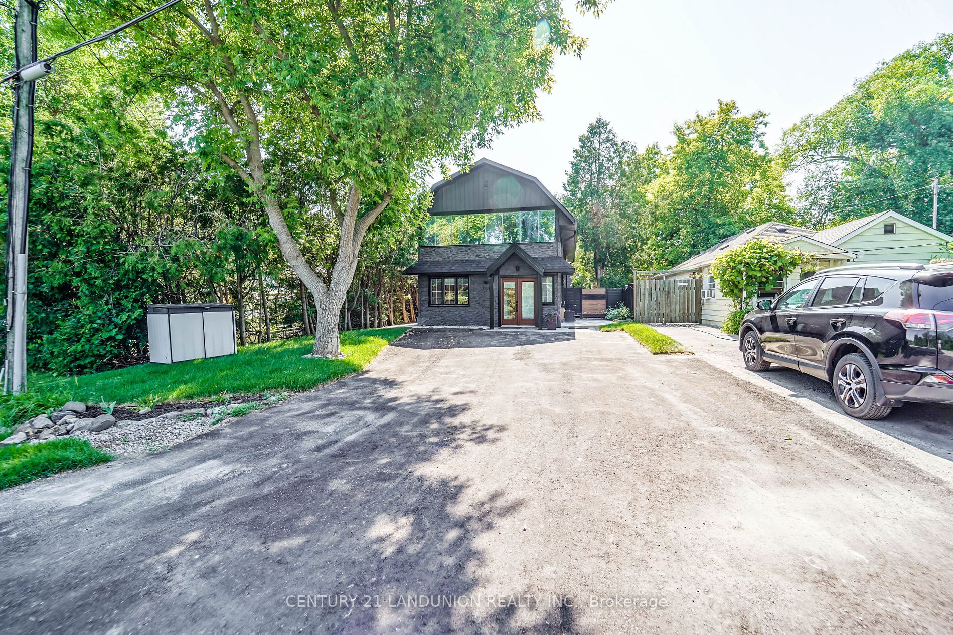 160 Olde Bayview Ave