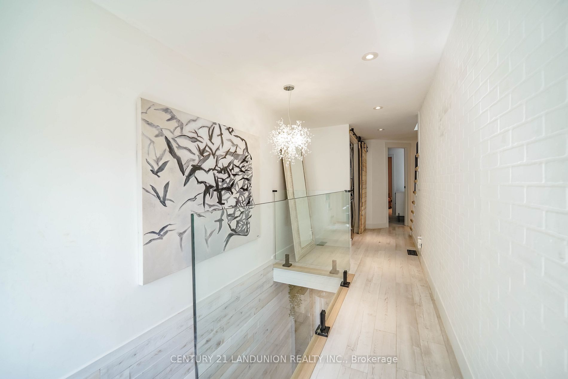 160 Olde Bayview Ave