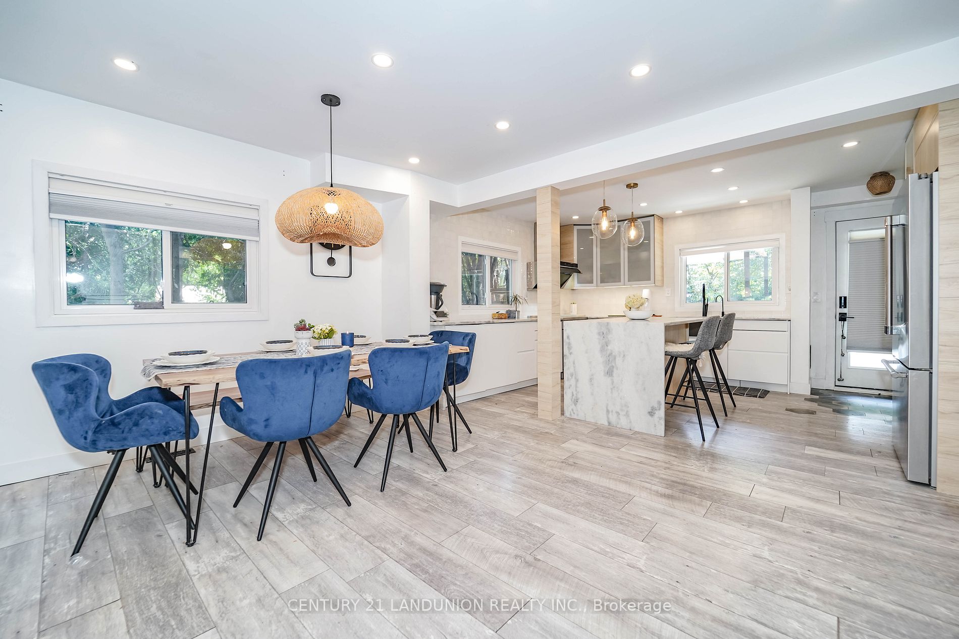 160 Olde Bayview Ave