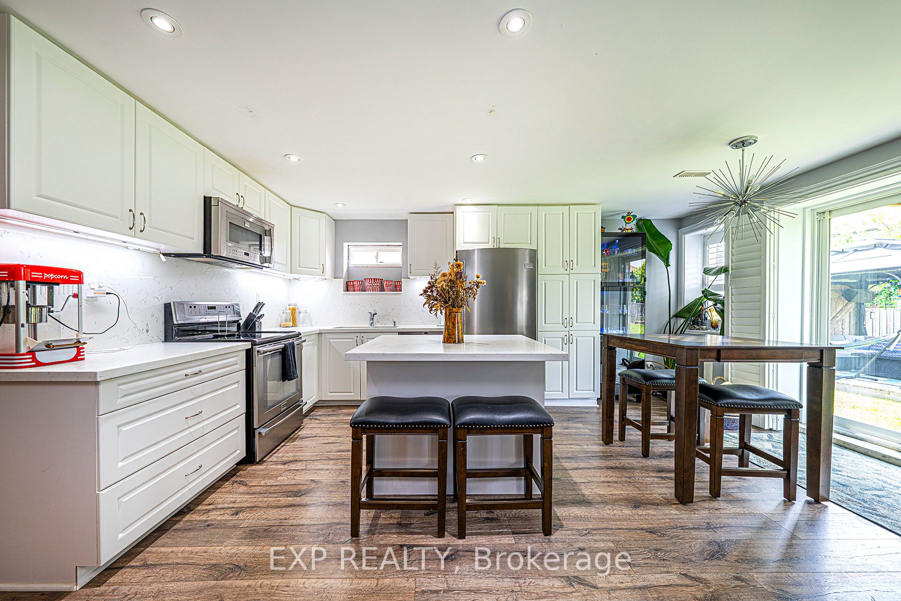 121 Donald Stewart Cres