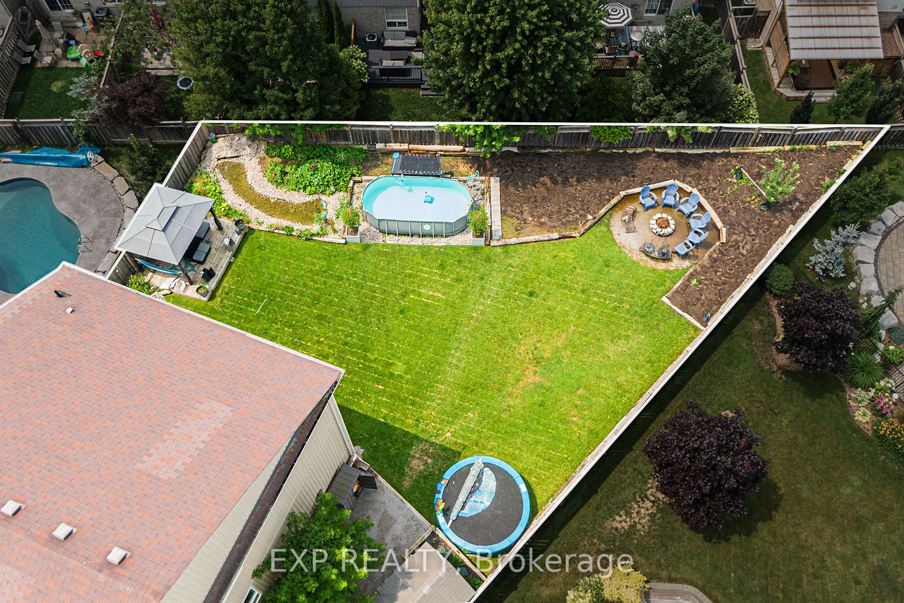 121 Donald Stewart Cres