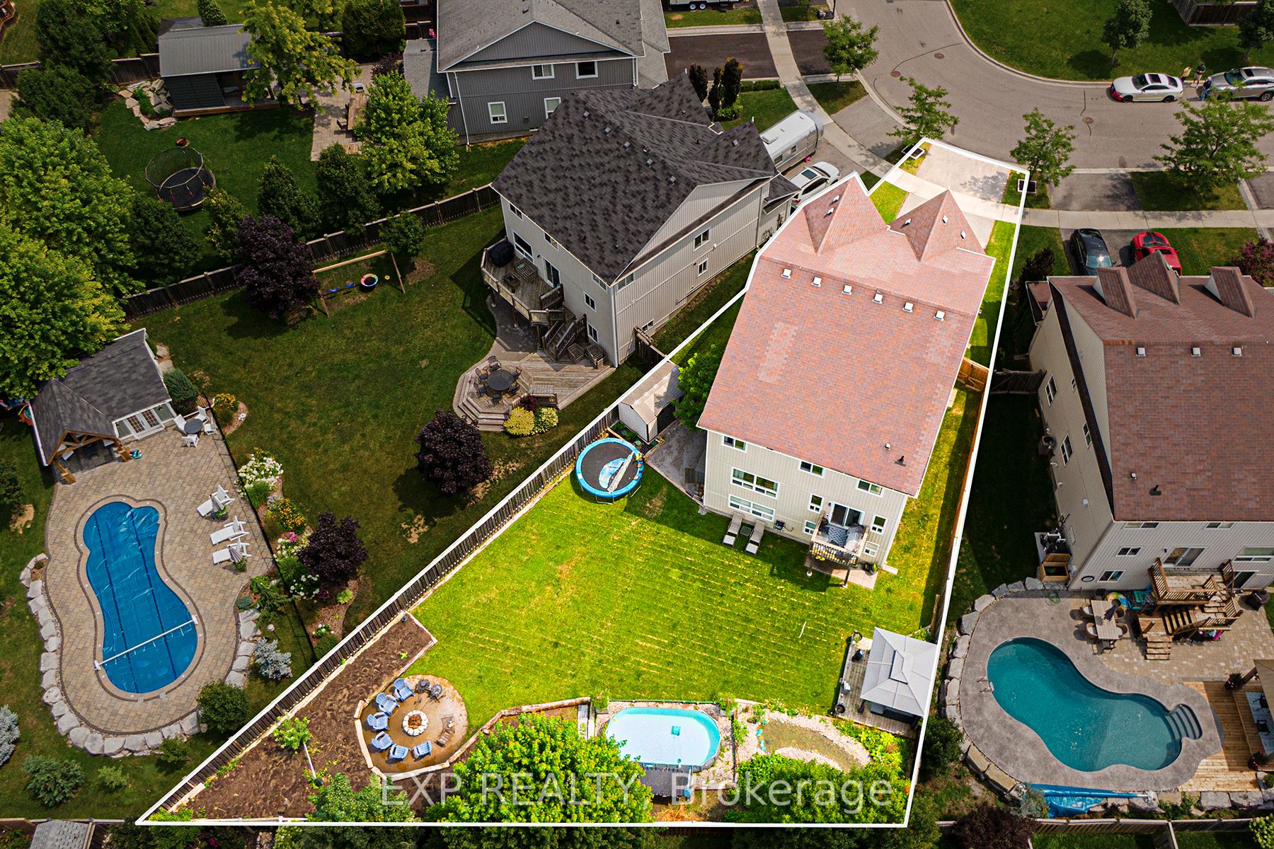 121 Donald Stewart Cres