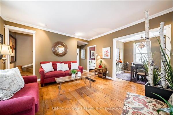 24 Victoria St, Whitchurch-Stouffville