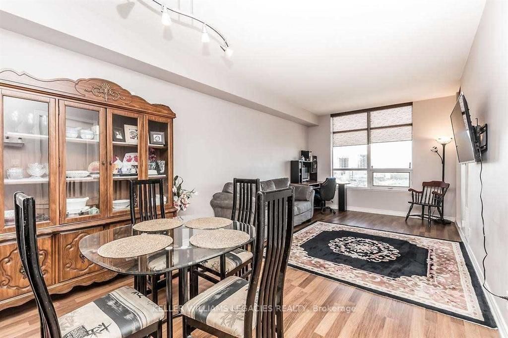 9225 Jane St, #1102