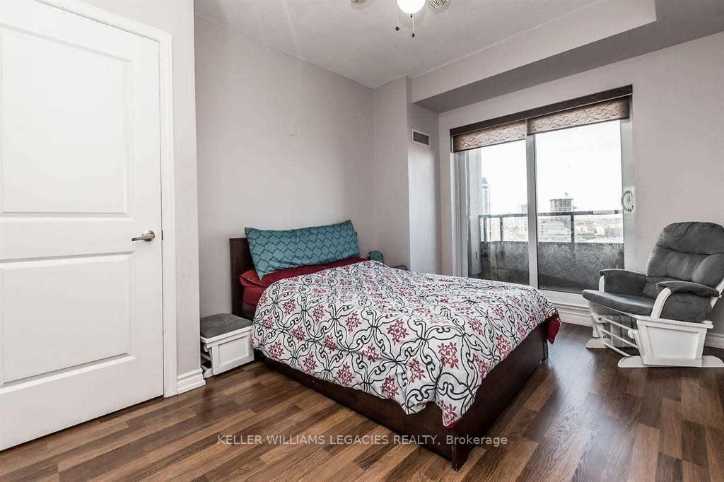 9225 Jane St, #1102