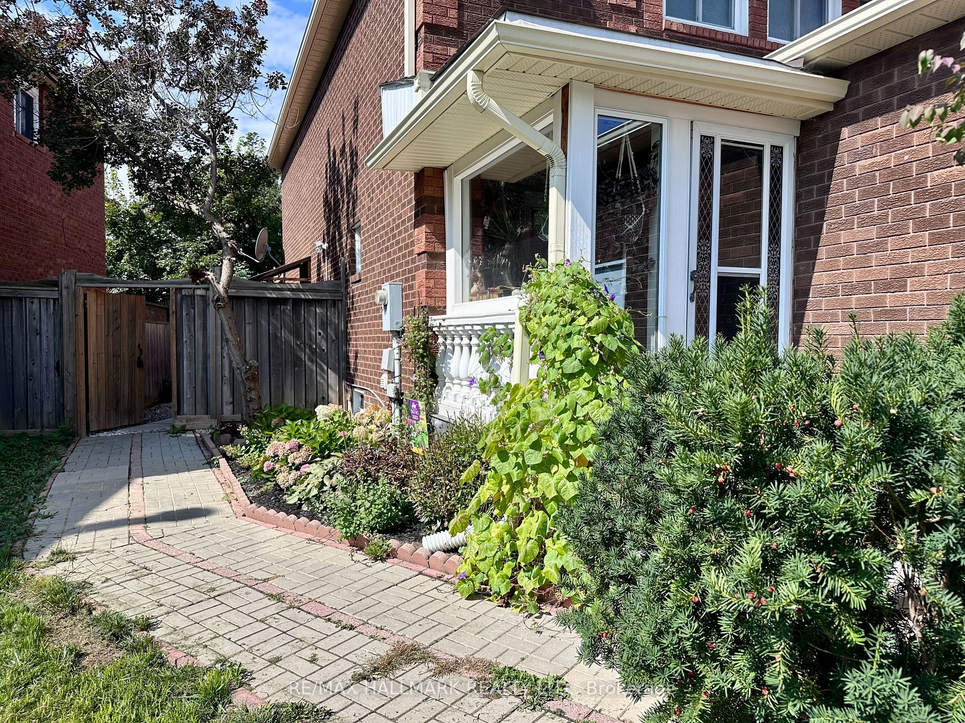 156 Oldhill St