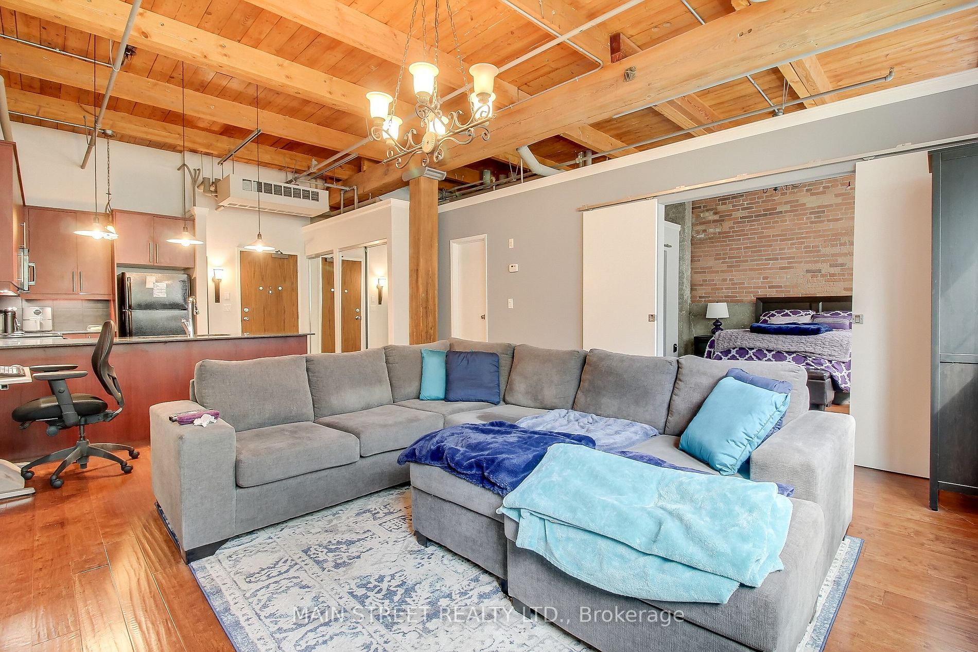 543 Timothy Street, #101
